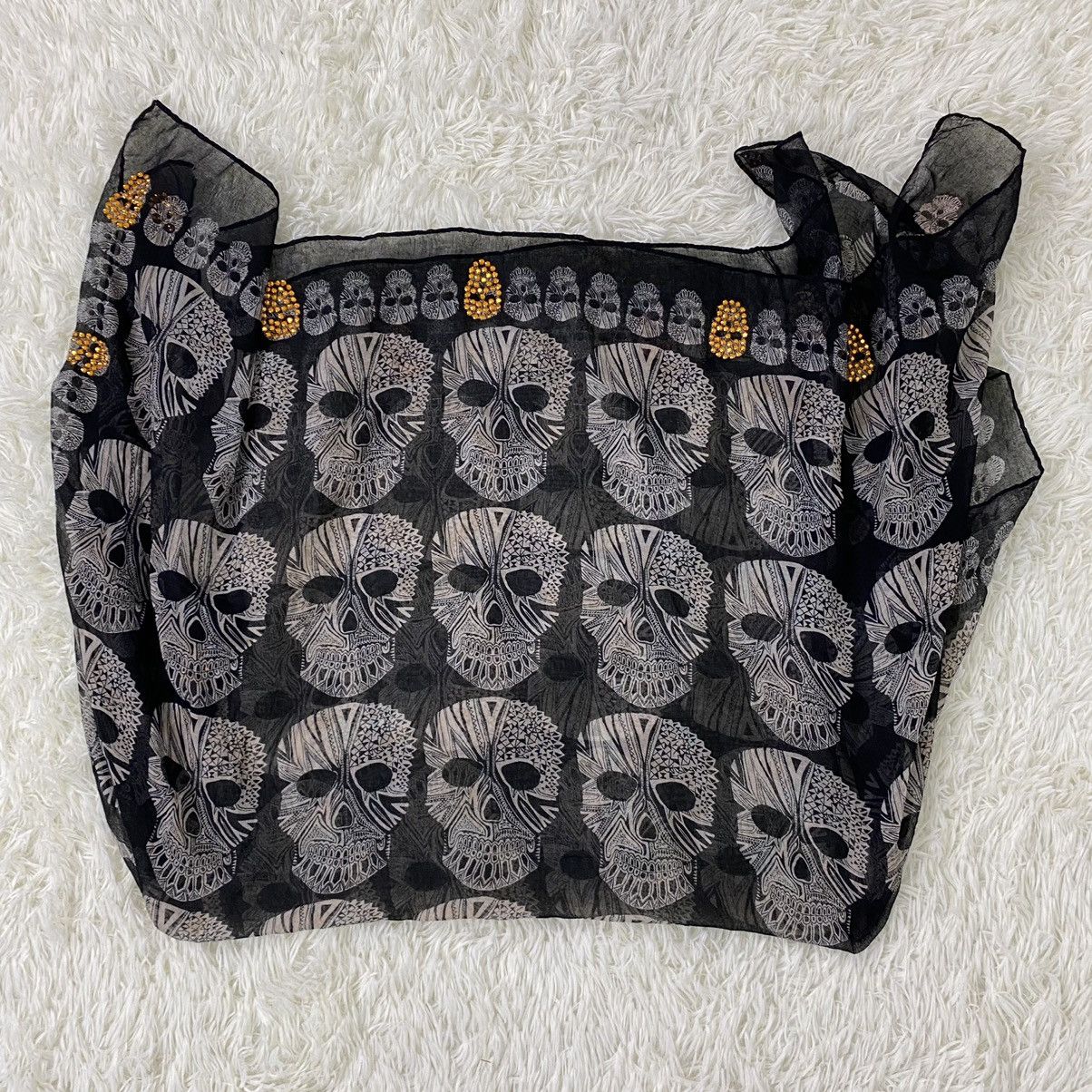 Japanese Brand NICE DESIGN OVERPRINT SKULLS SCAFT (46"x47") Size ONE SIZE - 6 Thumbnail