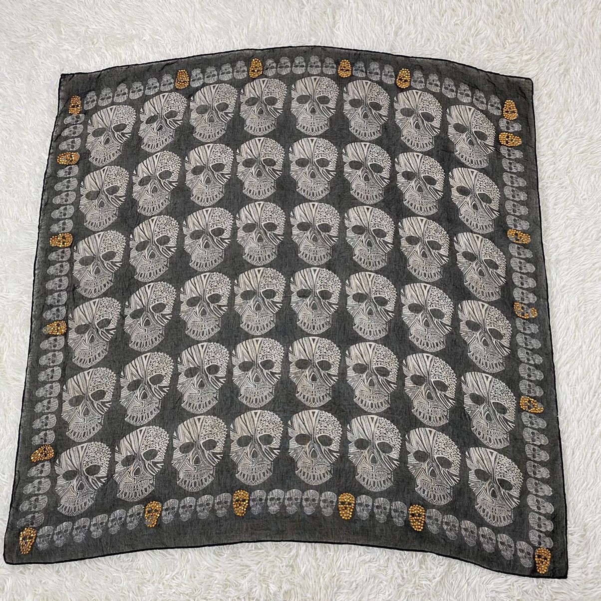 Japanese Brand NICE DESIGN OVERPRINT SKULLS SCAFT (46"x47") Size ONE SIZE - 1 Thumbnail