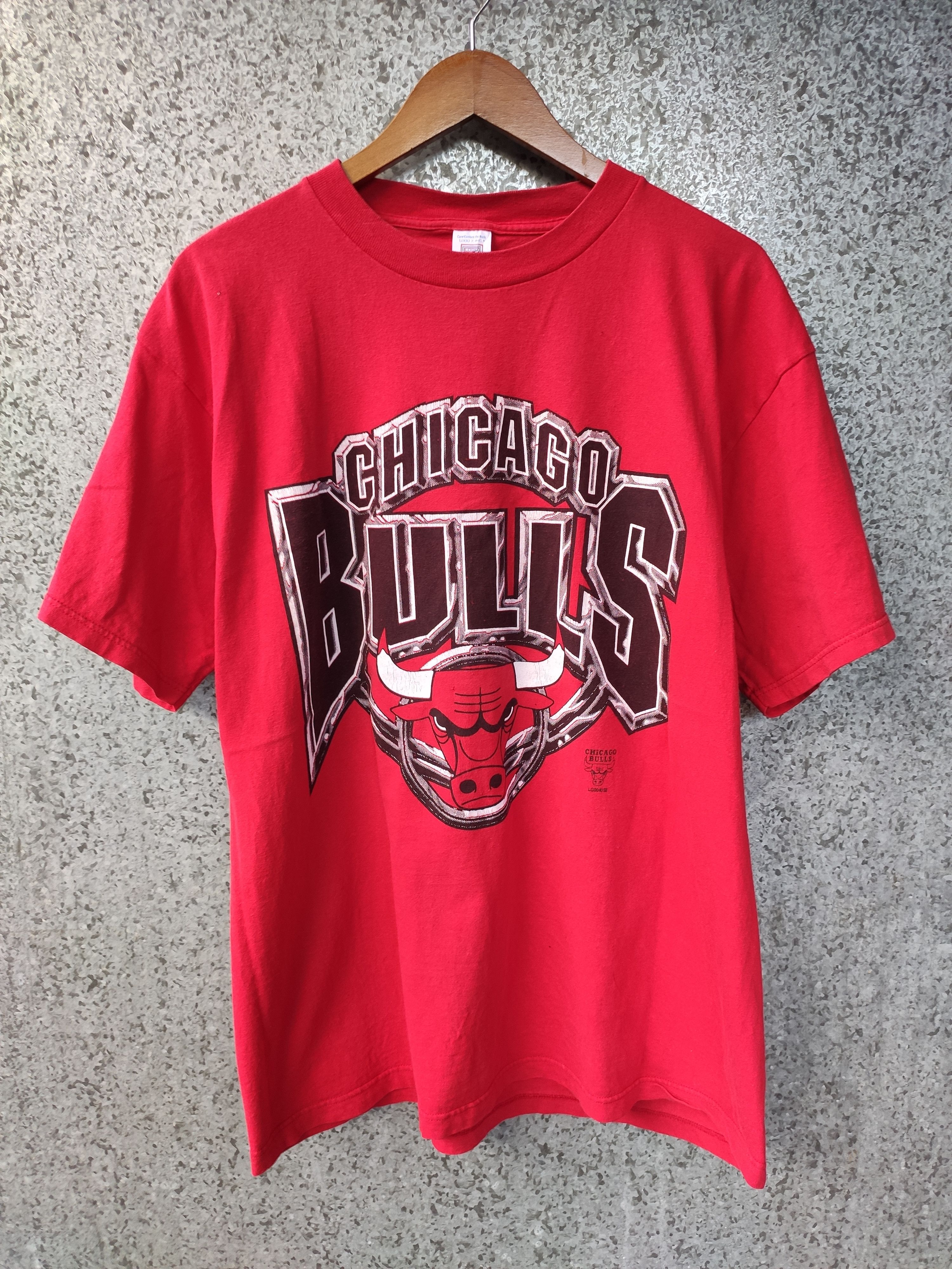 NBA 🔥 Vtg 90s Vintage Chicago Bulls t shirt made in Usa Size US L / EU 52-54 / 3 - 1 Thumbnail