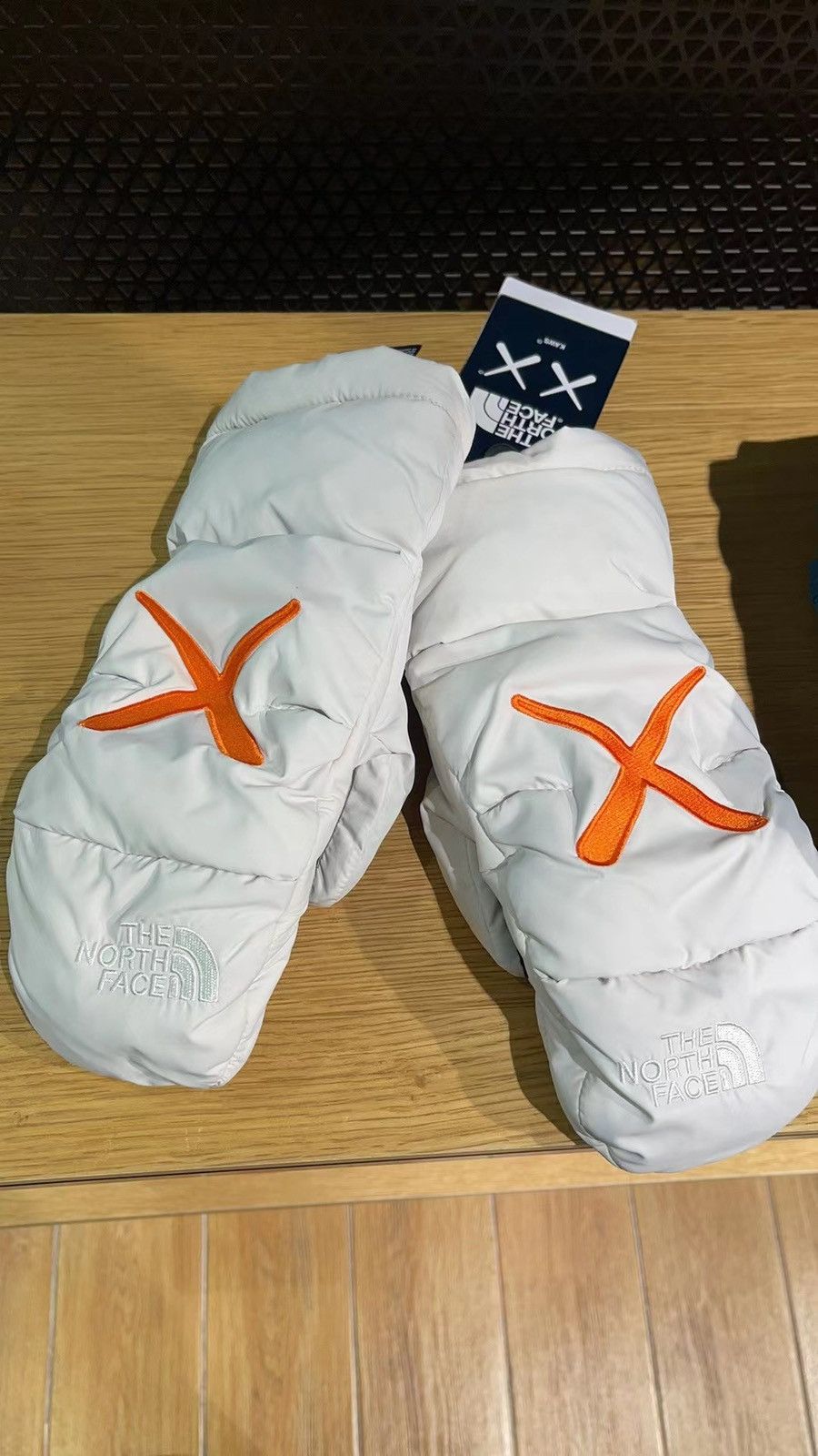 Kaws × The North Face Kaws x The North Face Nuptse Mitt Size ONE SIZE - 7 Thumbnail