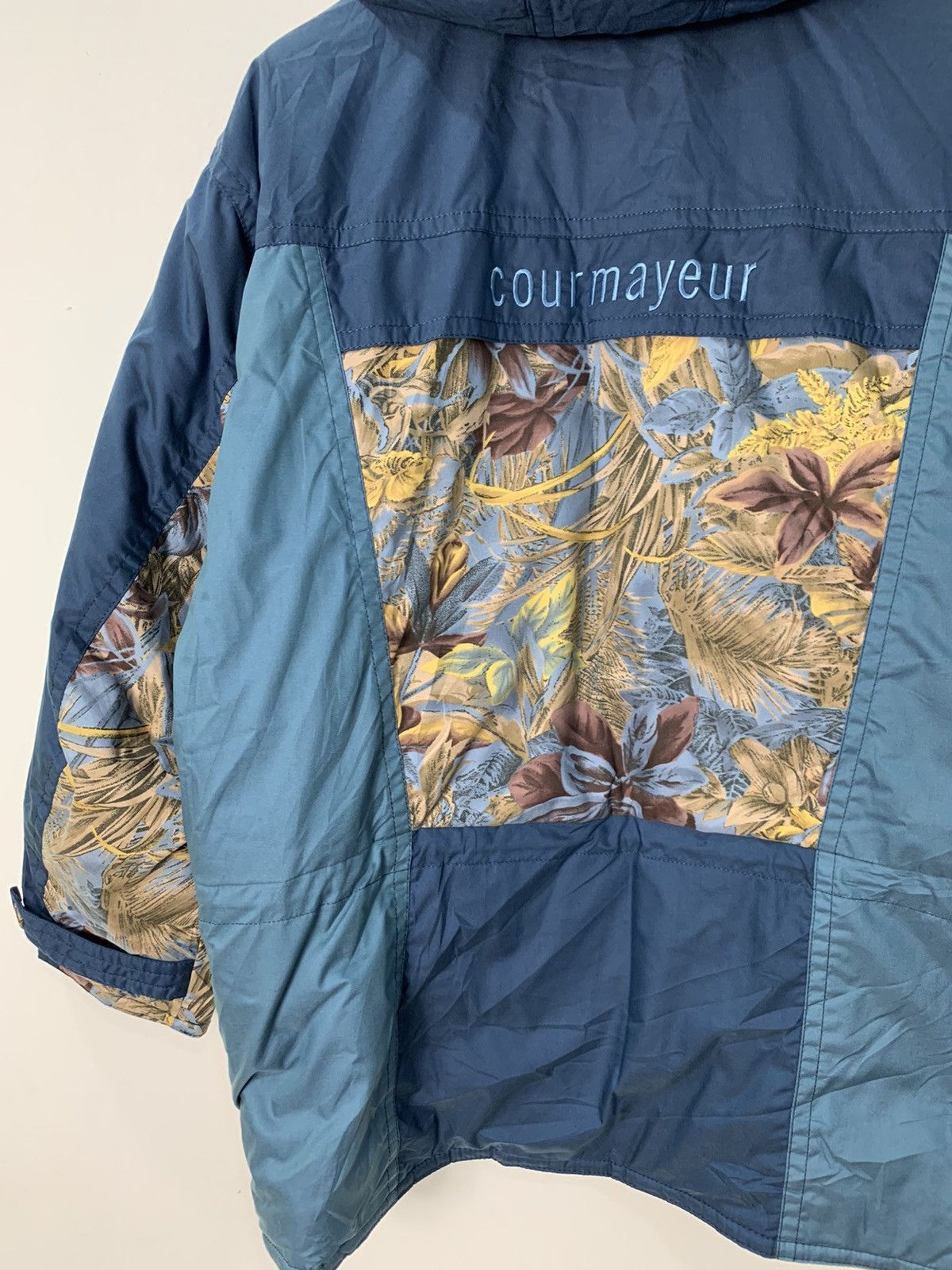 Japanese Brand Rare Japanese Brand Courmayeur Puffer Jacket Color Block Size US L / EU 52-54 / 3 - 7 Thumbnail