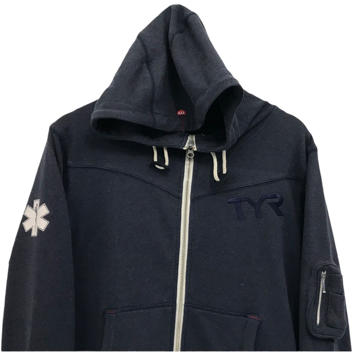 Japanese Brand × Vintage Vintage TYR Sweatshirt TYR Hoodie Pullover Jumper Size US M / EU 48-50 / 2 - 2 Thumbnail