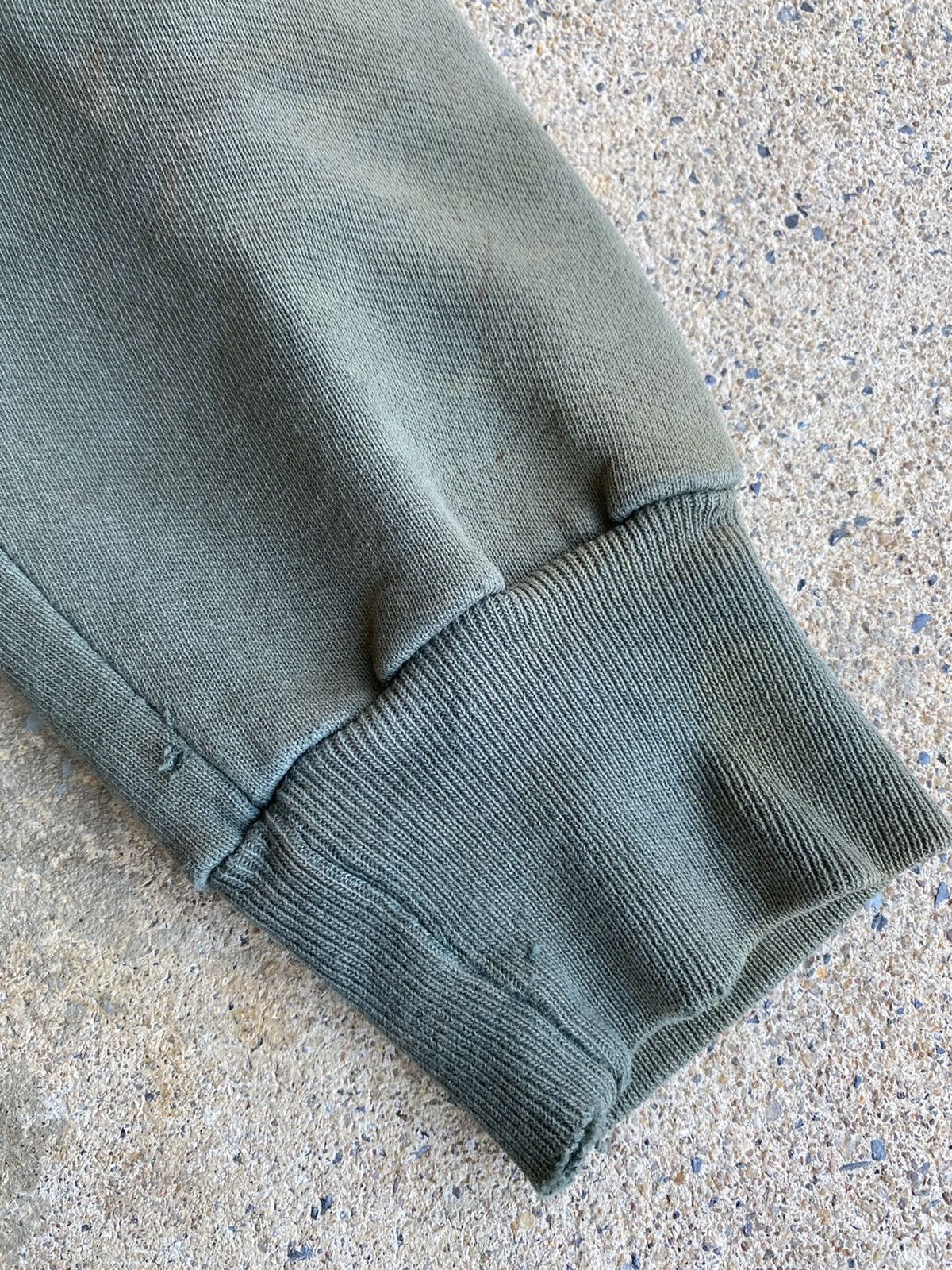 Champion × Vintage Vintage 90’s Champion Olive Fade Distressed Hood Sweatshirt Size US XL / EU 56 / 4 - 10 Thumbnail