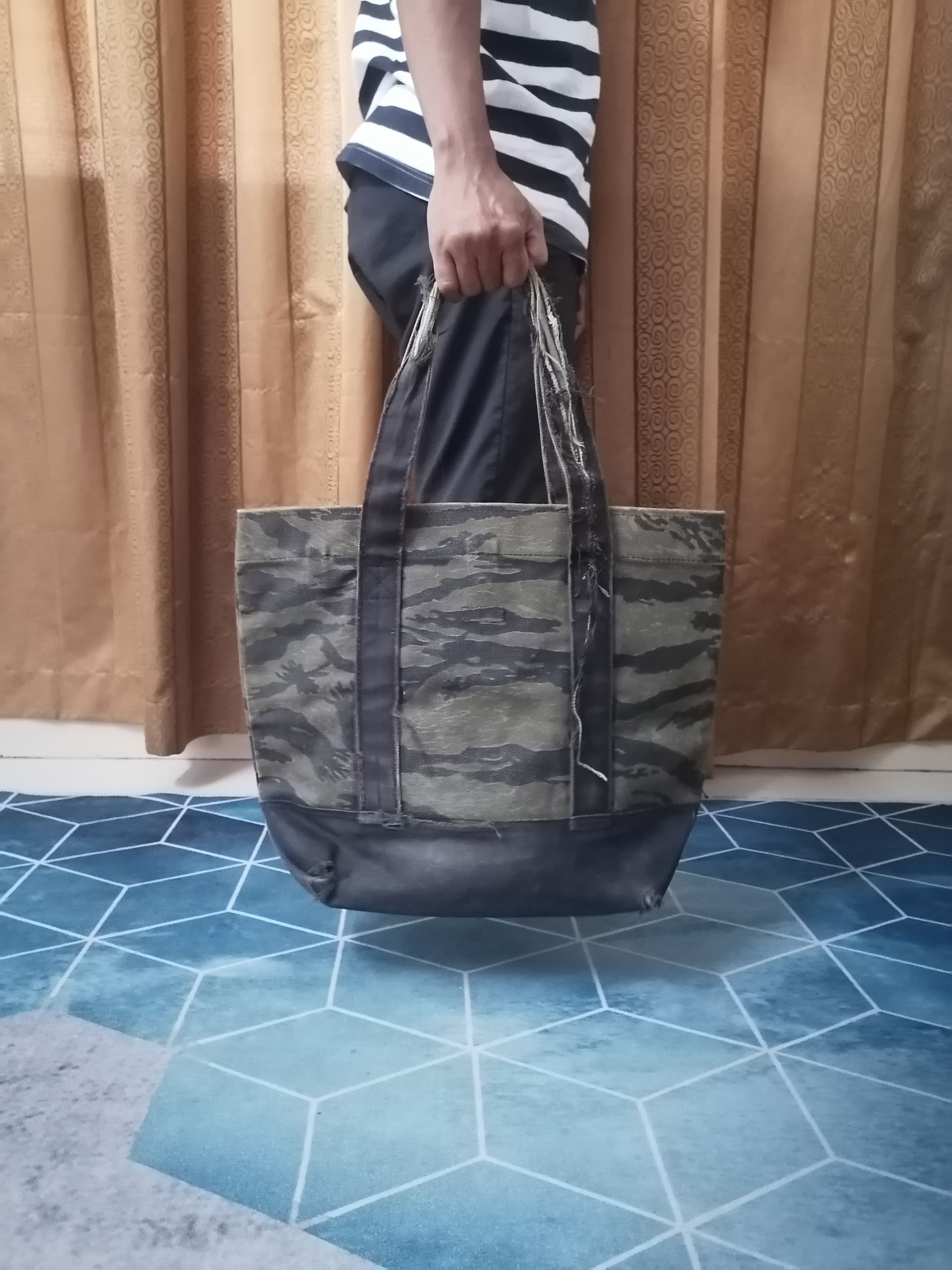 Hysteric Glamour × Japanese Brand Hysteric Glamour Trashed Tiger Stripe Duck Canvas Tote Bag Size ONE SIZE - 16 Thumbnail