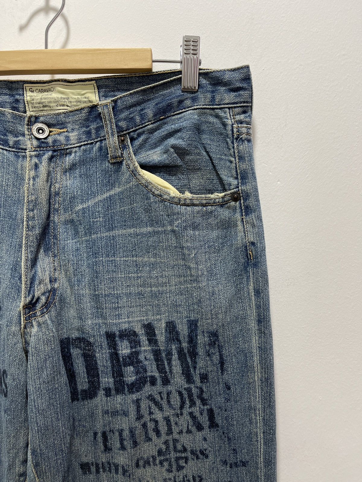 Japanese Brand JAPANESE CARAVACH SCRIBBLE MOTIVE DISTRESSED DENIM JEANS Size US 32 / EU 48 - 3 Thumbnail