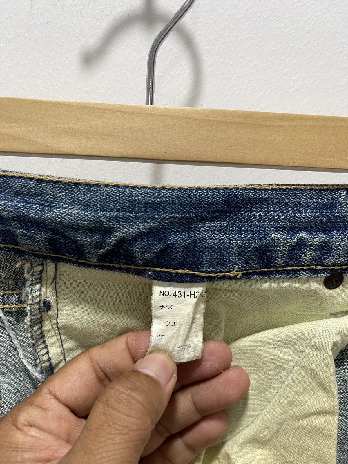 Japanese Brand JAPANESE CARAVACH SCRIBBLE MOTIVE DISTRESSED DENIM JEANS Size US 32 / EU 48 - 17 Thumbnail