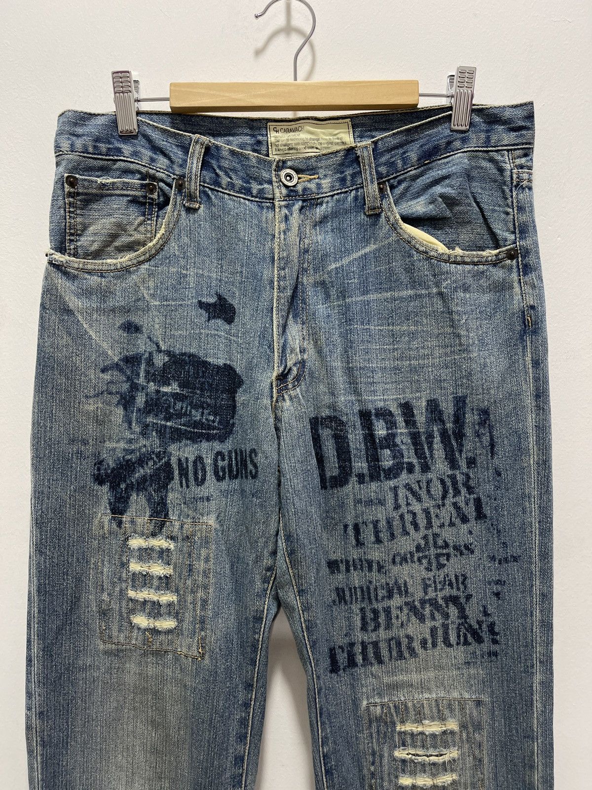 Japanese Brand JAPANESE CARAVACH SCRIBBLE MOTIVE DISTRESSED DENIM JEANS Size US 32 / EU 48 - 5 Thumbnail