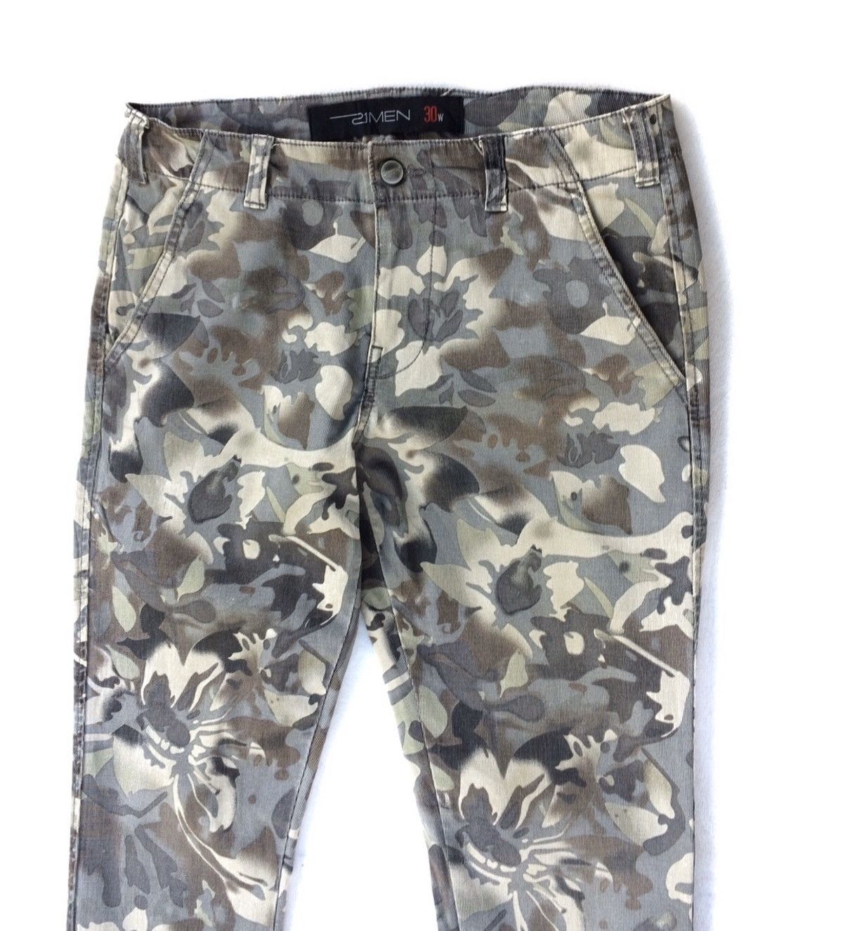 Japanese Brand Japanese brand 21 men All Overprint Flower Casual Pant Size US 33 - 2 Thumbnail