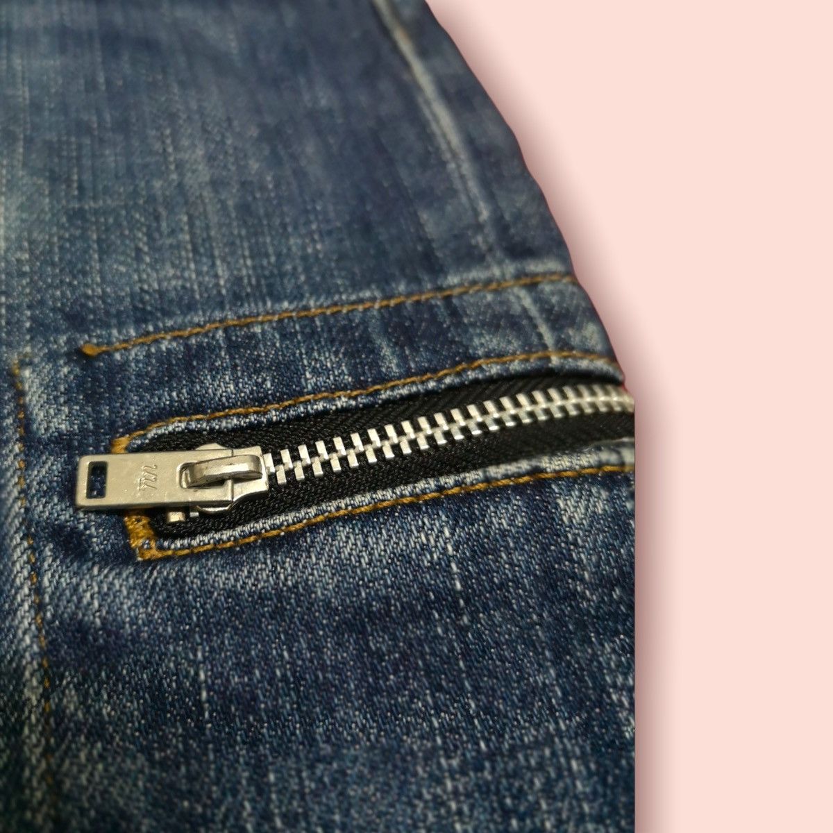 Japanese Brand × Undercover × Uniqlo 🔥BINDING NOW🔥 RARE UNDERCOVER X UNIQLO JEANS Size US 29 - 8 Thumbnail