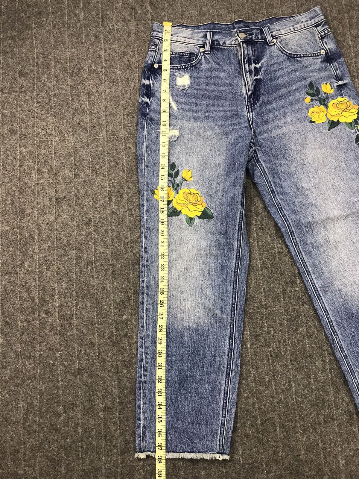 Japanese Brand × Vintage Vintage Japanese Brand Straight Cut Embroidery Rose Logo Size 32" / US 10 / IT 46 - 11 Thumbnail