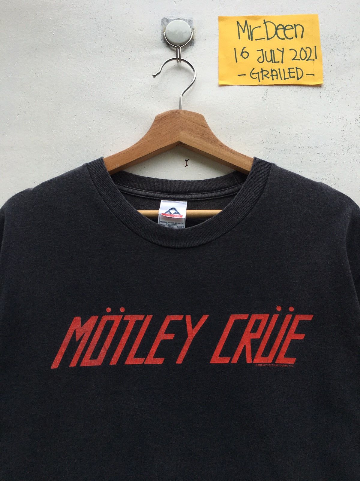 image of Band Tees x Rock T Shirt Vintage 2005 Montley Crue Sin Fan Club Tour Tee in Black (Size Medium)