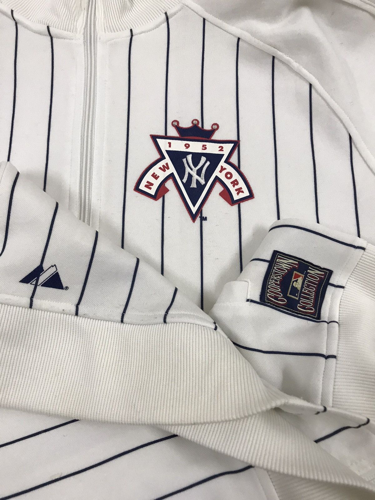 Cooperstown Collection × Majestic × New York Yankees Vintage New York Yankees 1952 Bling Bling Sweater Jacket MLB Size US M / EU 48-50 / 2 - 6 Thumbnail