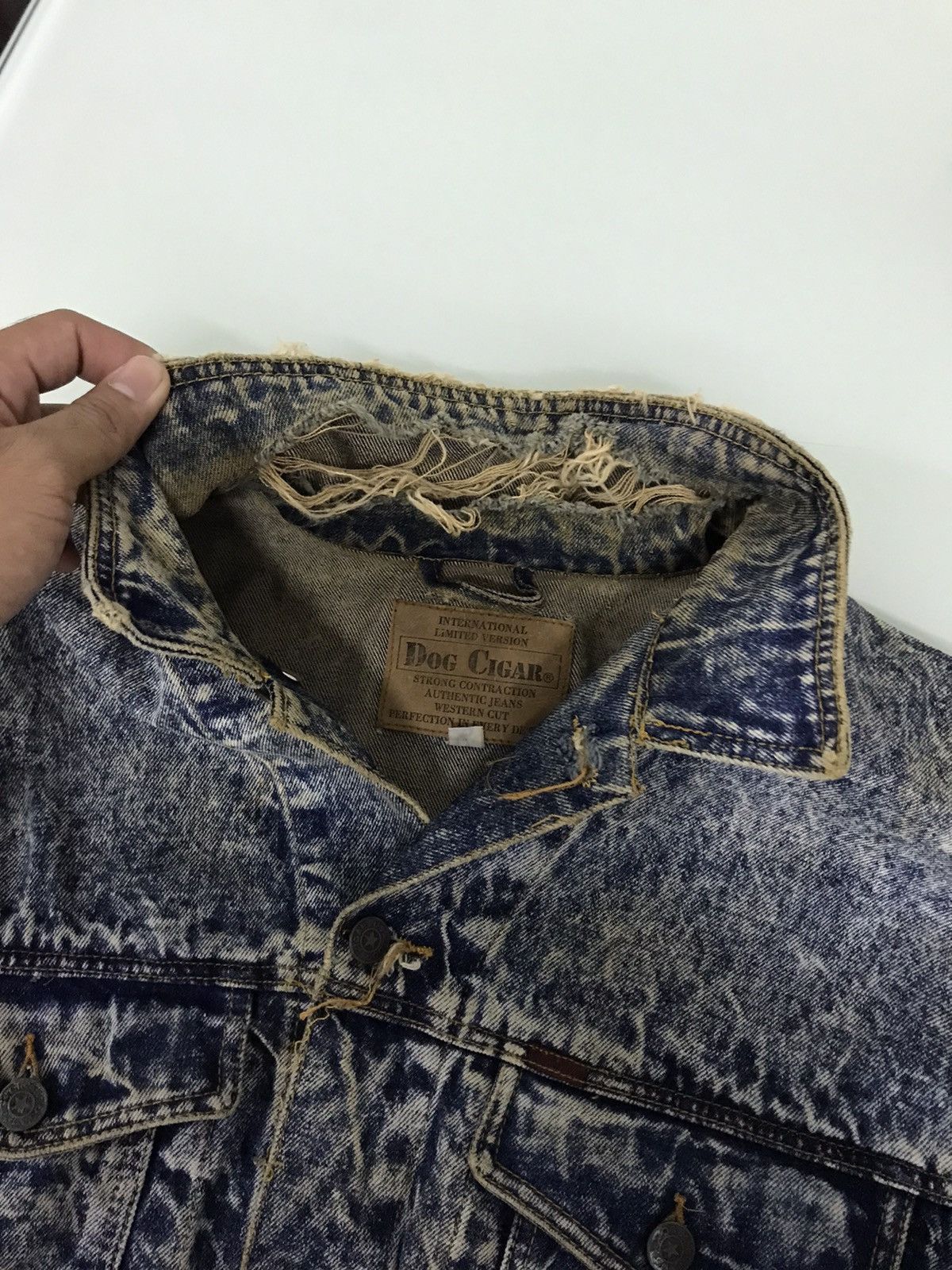 Japanese Brand Vintage Dog Cigar Distressed Denim Jackets Size US L / EU 52-54 / 3 - 20 Thumbnail