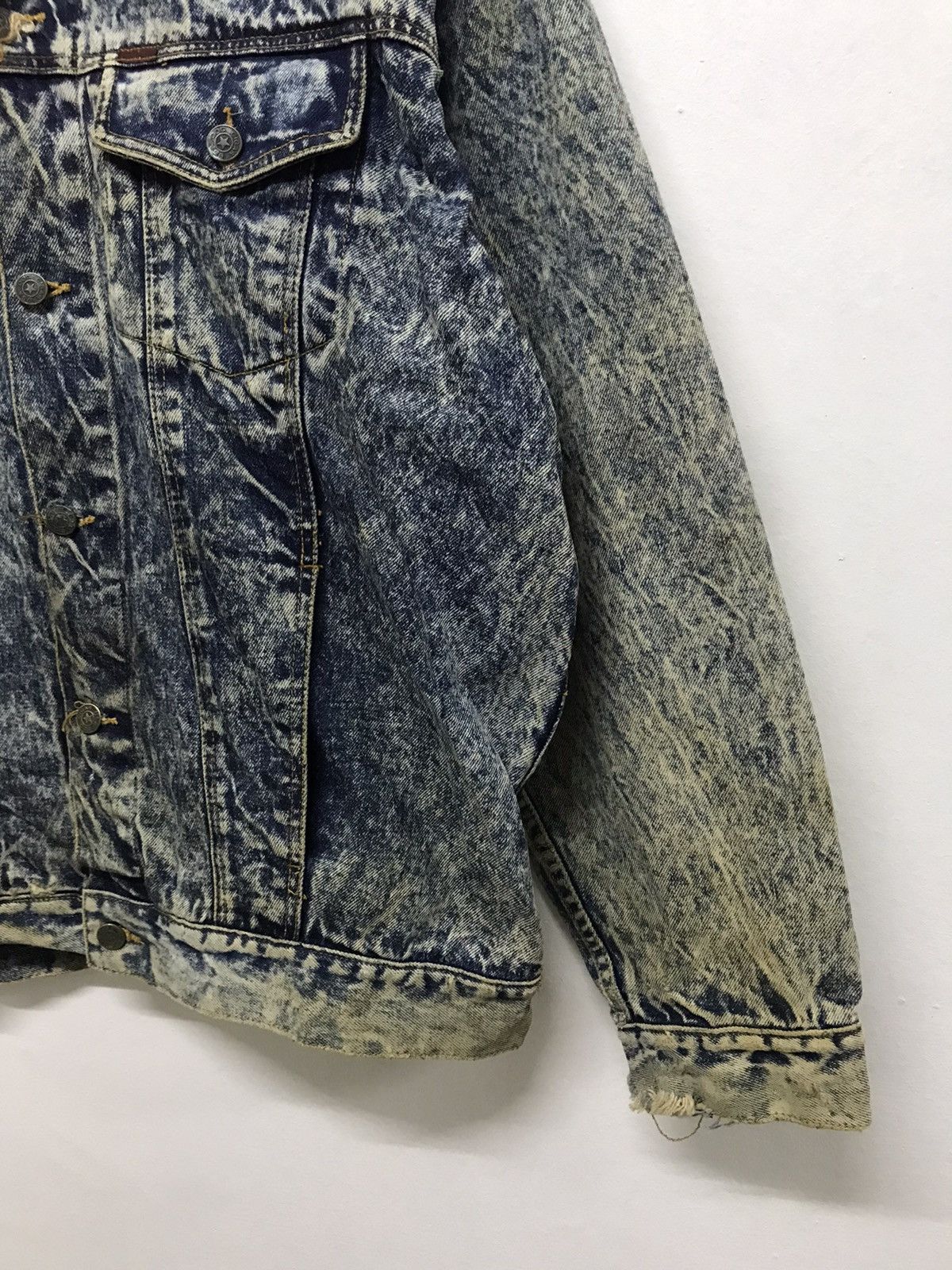 Japanese Brand Vintage Dog Cigar Distressed Denim Jackets Size US L / EU 52-54 / 3 - 5 Thumbnail