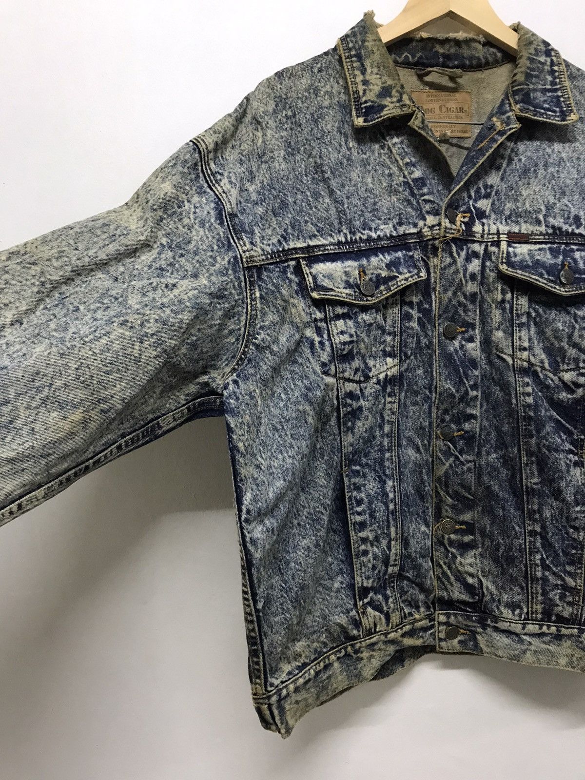 Japanese Brand Vintage Dog Cigar Distressed Denim Jackets Size US L / EU 52-54 / 3 - 10 Thumbnail