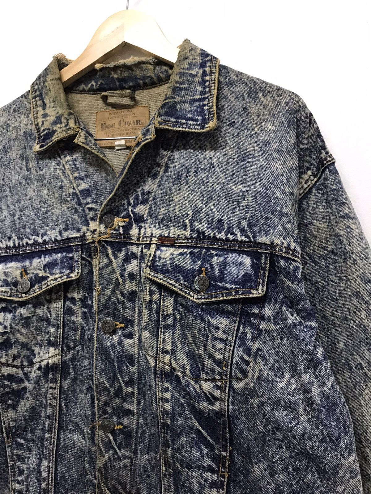 Japanese Brand Vintage Dog Cigar Distressed Denim Jackets Size US L / EU 52-54 / 3 - 6 Thumbnail