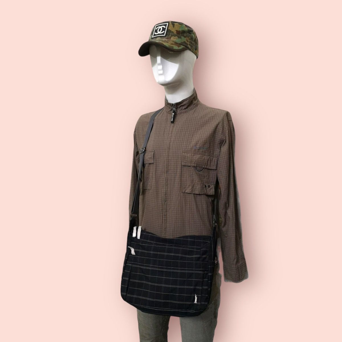 Japanese Brand × Urban Equipment EASTBOY CHECKERED BANANA CROSS BODY SLING Size ONE SIZE - 5 Thumbnail