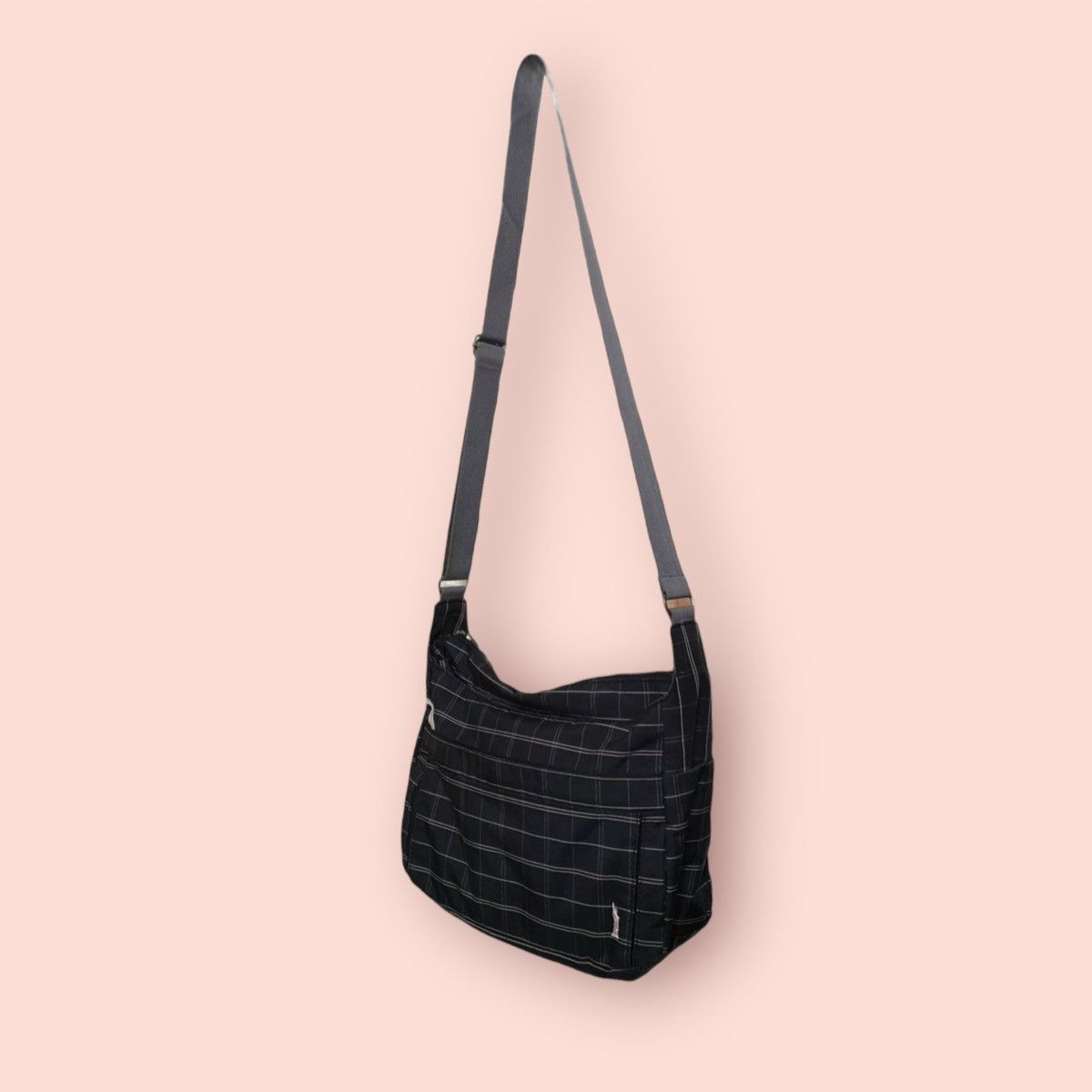 Japanese Brand × Urban Equipment EASTBOY CHECKERED BANANA CROSS BODY SLING Size ONE SIZE - 1 Thumbnail