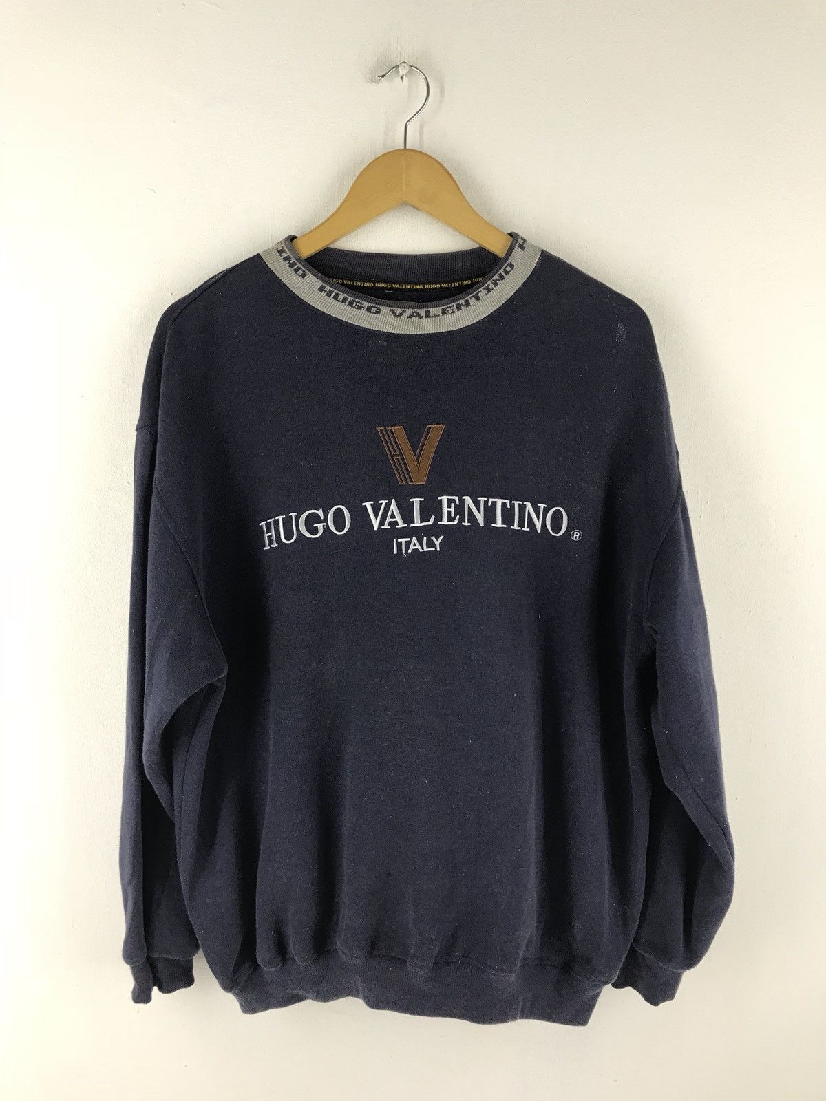 Valentino 🔔 🔥FINAL DROP🔥 Hugo Valentino Italy Embroidery Spell Out Size US L / EU 52-54 / 3 - 2 Thumbnail