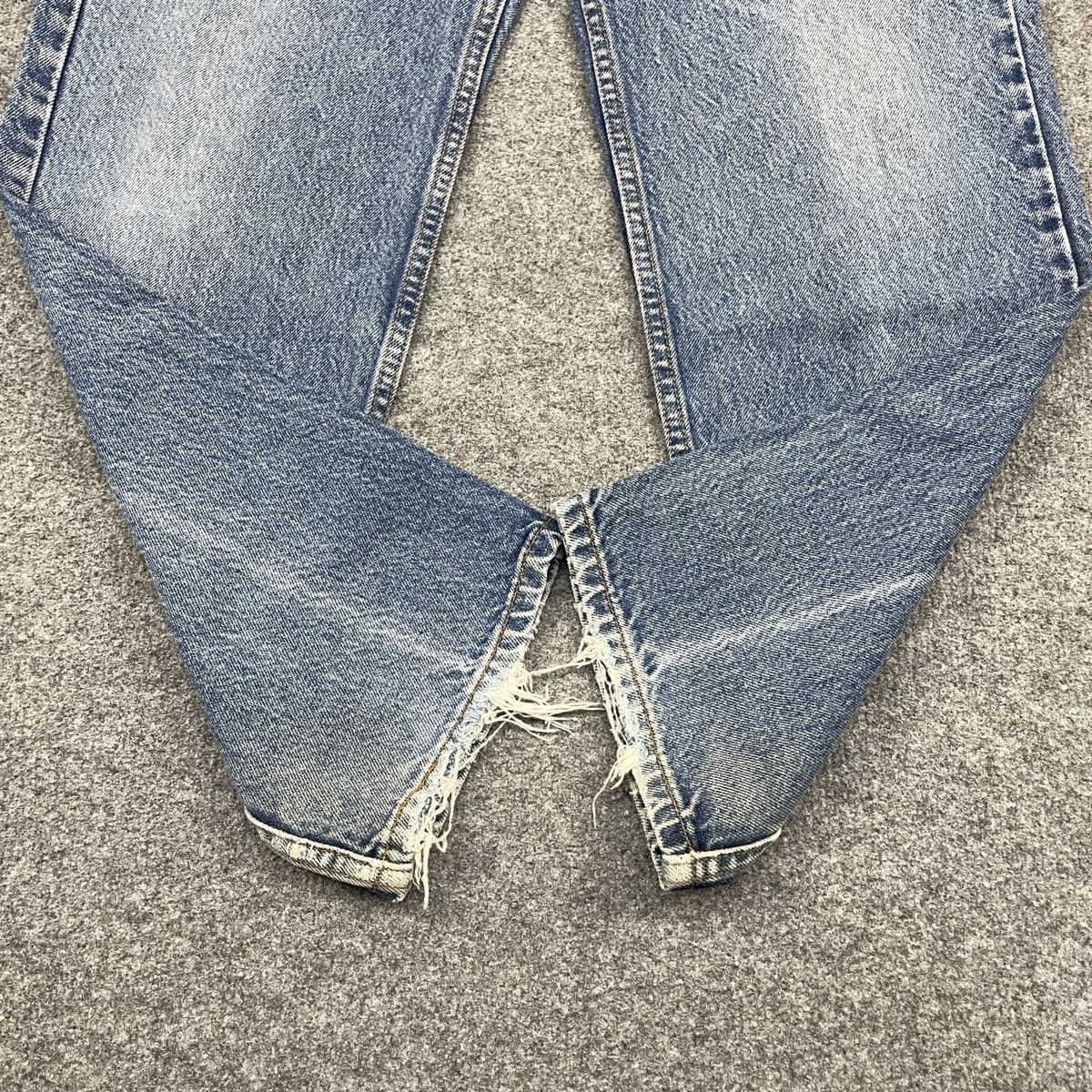 Levi's Vintage Levi's 550 Distressed Blue Light Wash - wc 247 Size US 33 - 5 Thumbnail