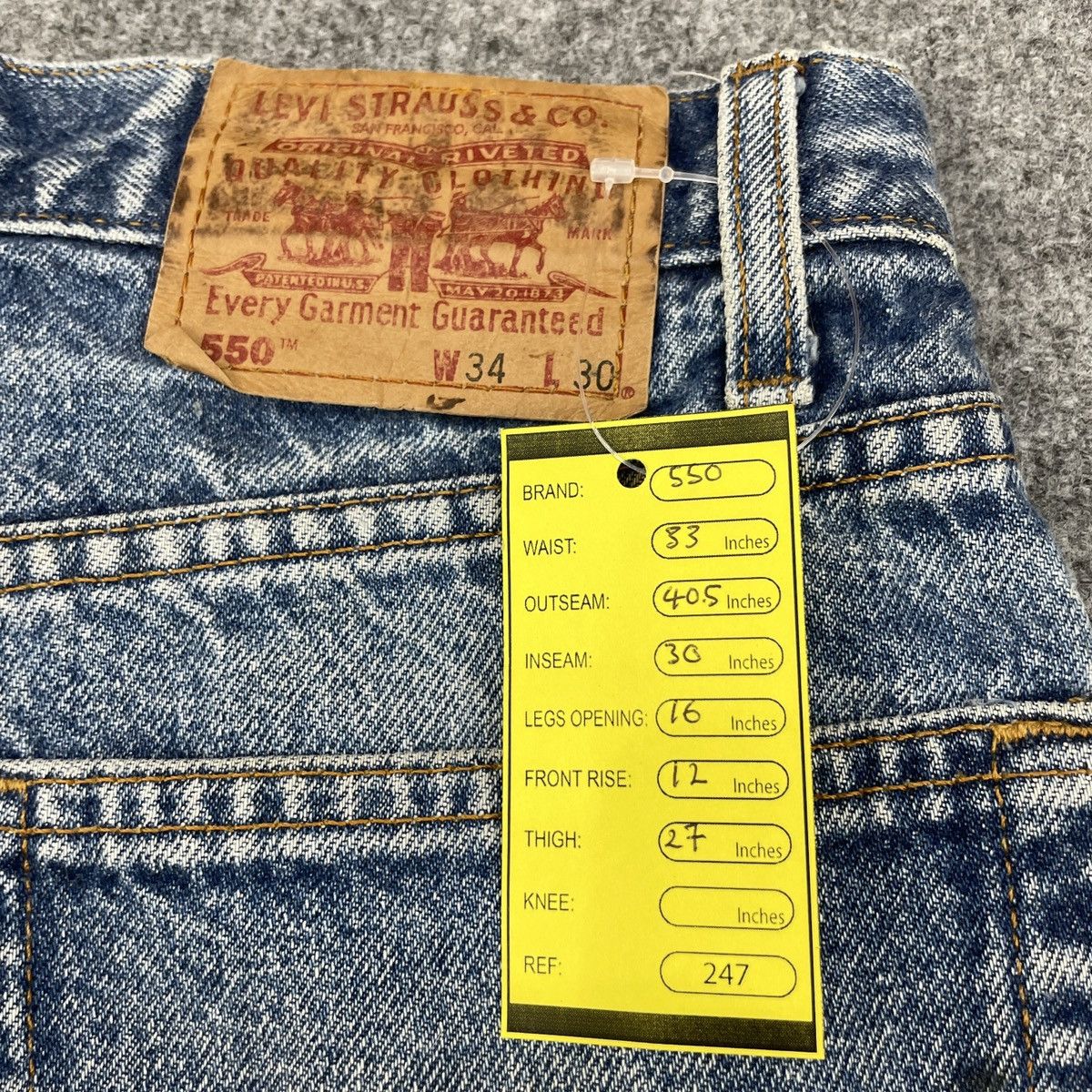 Levi's Vintage Levi's 550 Distressed Blue Light Wash - wc 247 Size US 33 - 11 Thumbnail