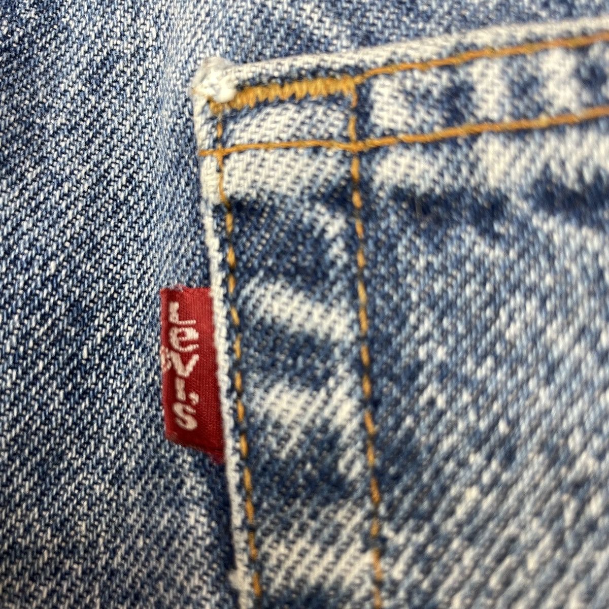 Levi's Vintage Levi's 550 Distressed Blue Light Wash - wc 247 Size US 33 - 10 Thumbnail