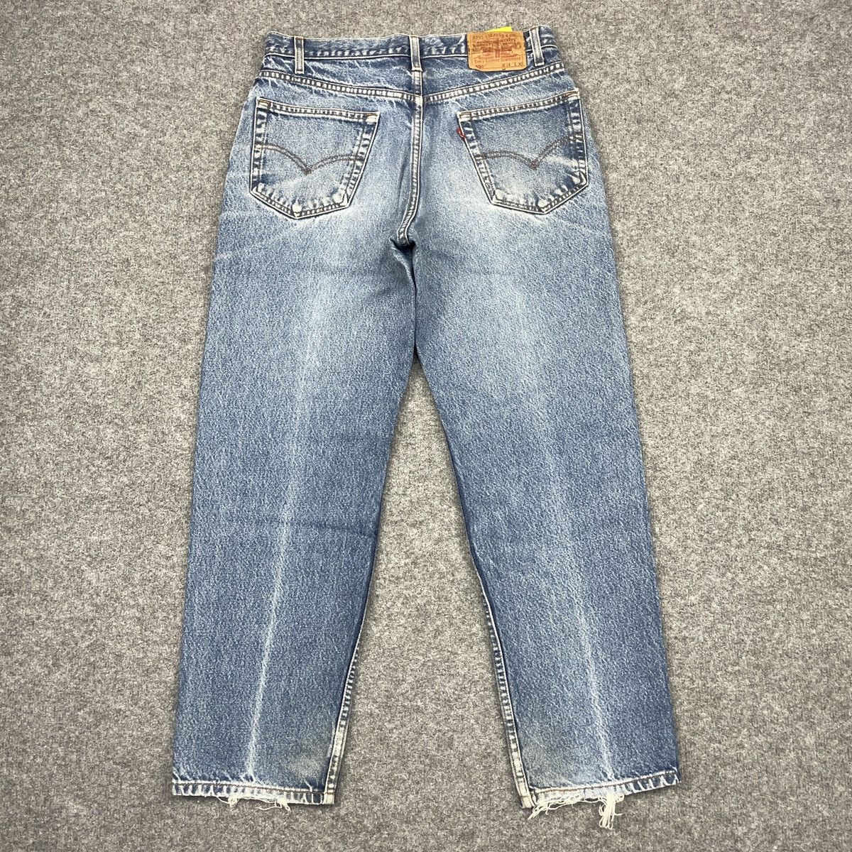 Levi's Vintage Levi's 550 Distressed Blue Light Wash - wc 247 Size US 33 - 2 Thumbnail