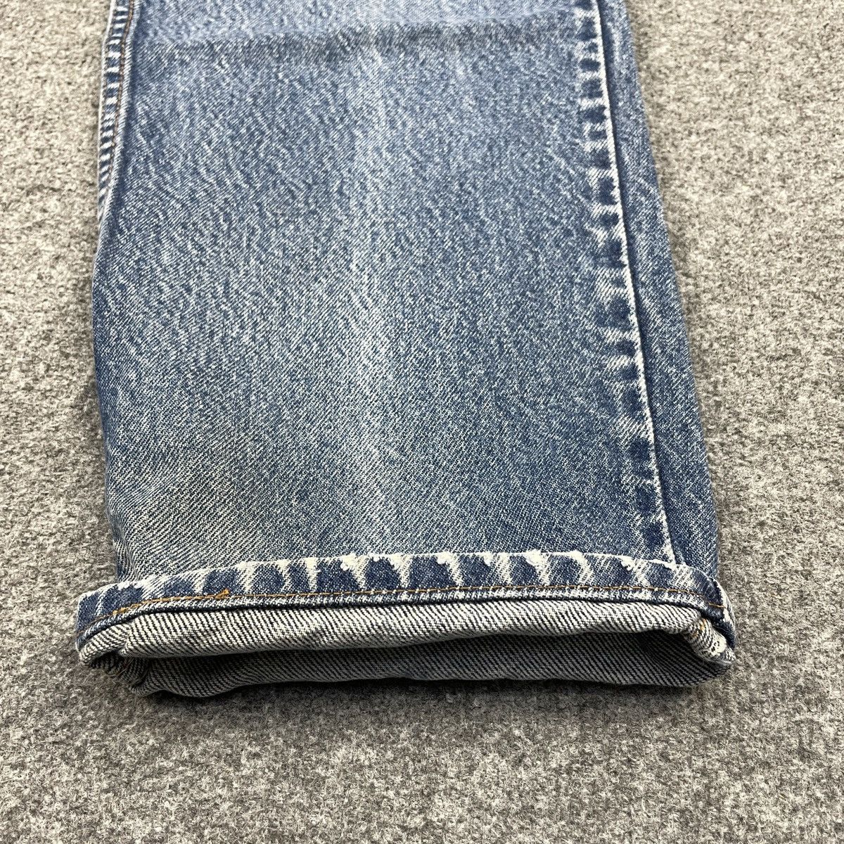 Levi's Vintage Levi's 550 Distressed Blue Light Wash - wc 247 Size US 33 - 6 Thumbnail