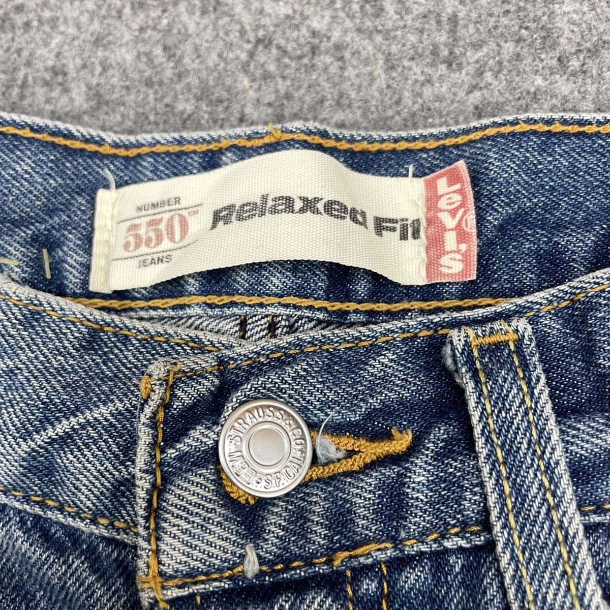 Levi's × Vintage Vintage Levi's 550 Wide Faded jeans - wc 260 Size US 29 - 7 Thumbnail