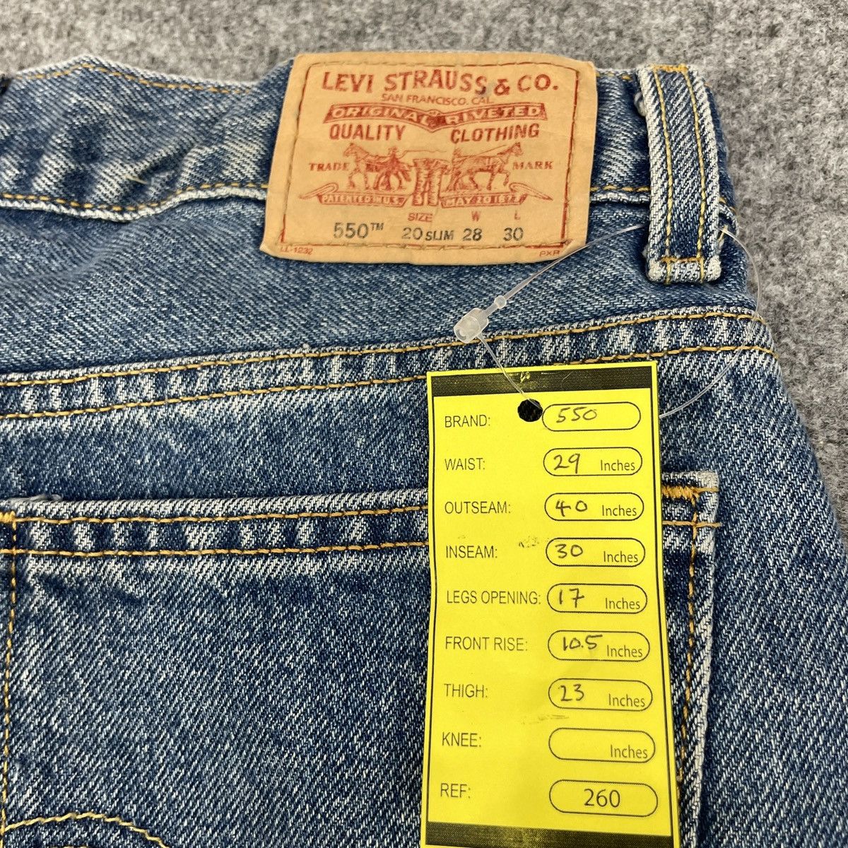Levi's × Vintage Vintage Levi's 550 Wide Faded jeans - wc 260 Size US 29 - 10 Thumbnail