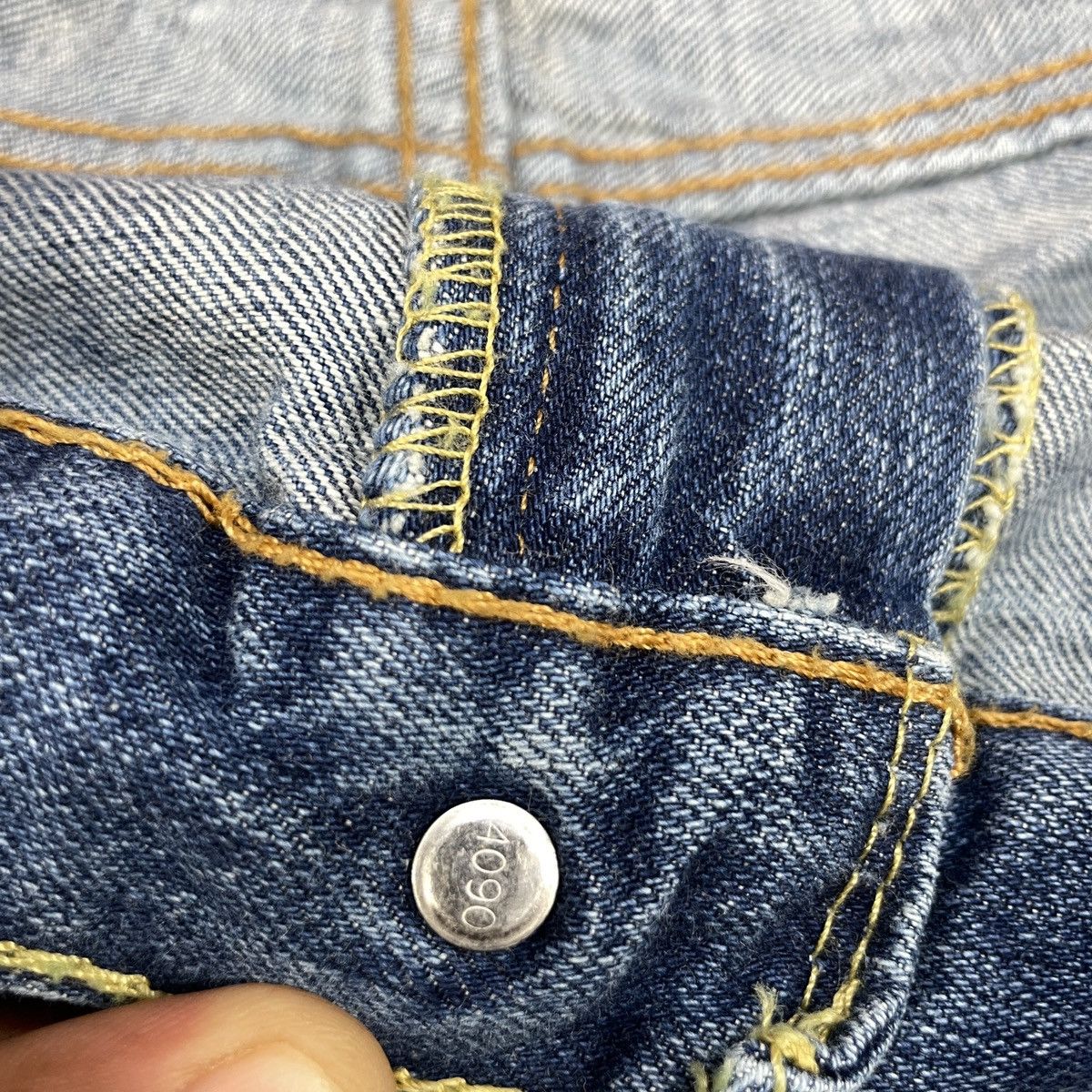 Levi's Vintage Levi's 569 Distressed Jeans Nice Design -wc 266 Size US 44 / EU 60 - 8 Thumbnail