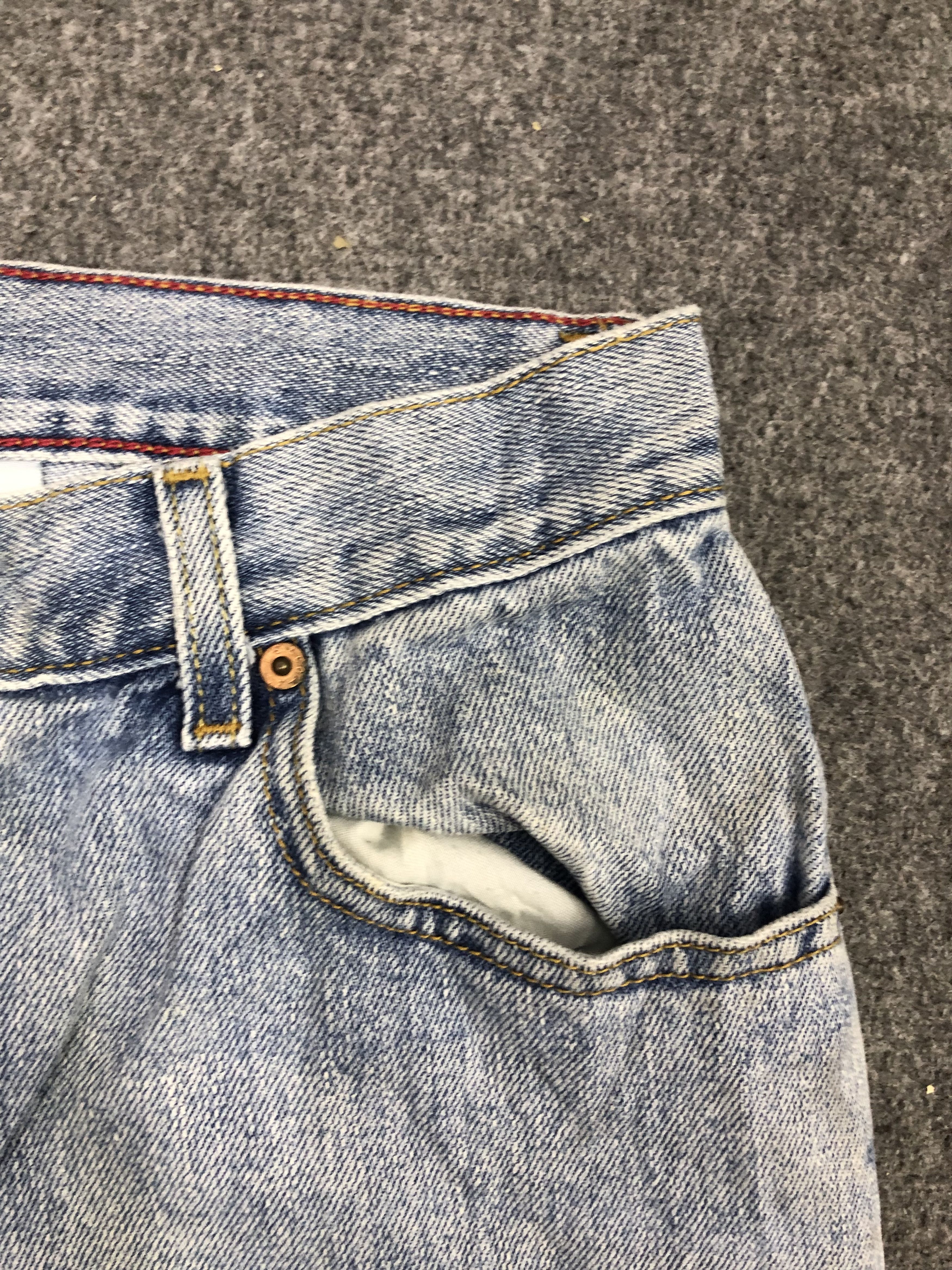 Levi's × Vintage Vintage Levis 550 Faded Blue Baggy Jeans DP1228 Size US 33 - 7 Thumbnail