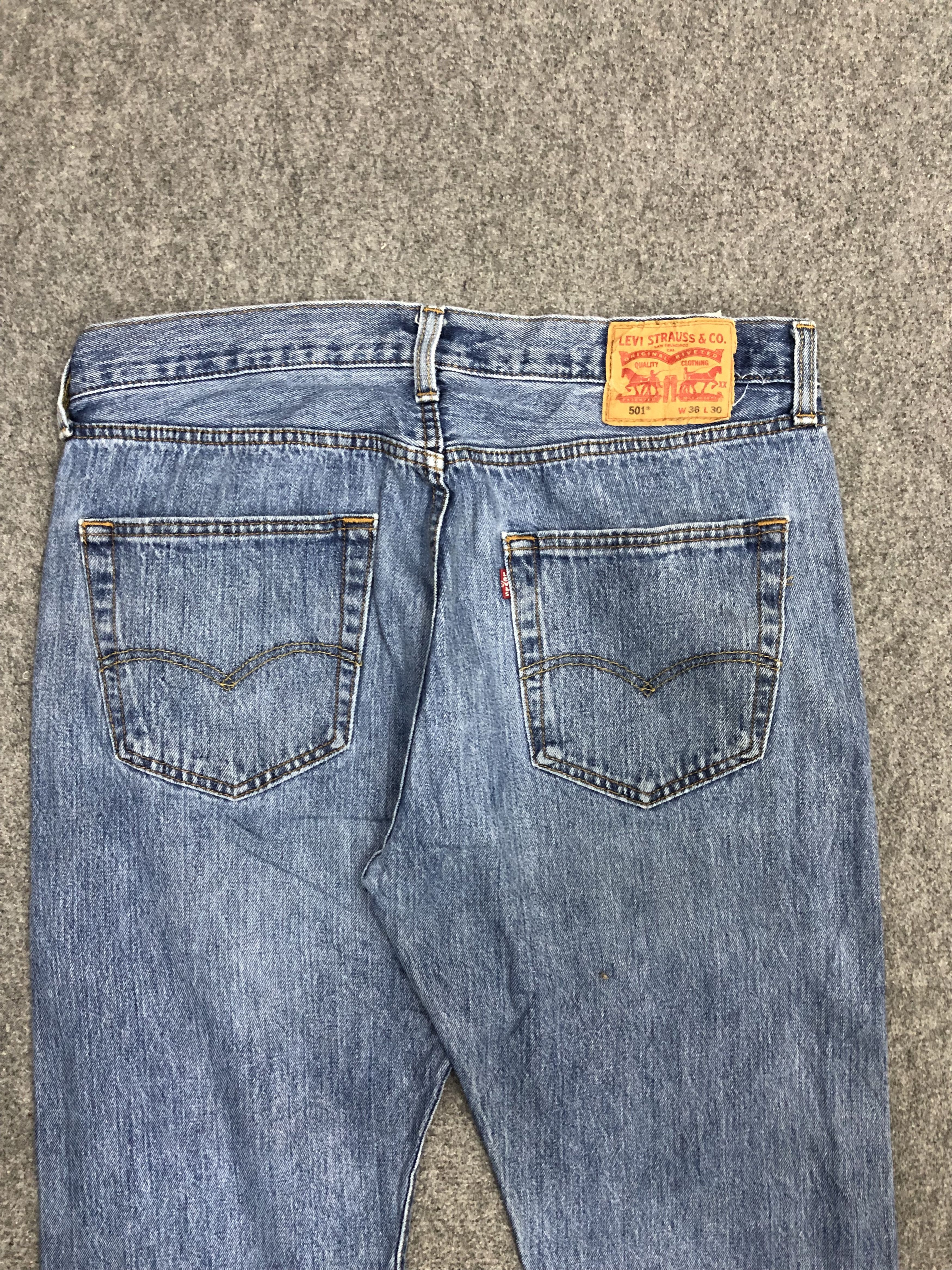Vintage Levis 501 Faded Blue Jeans DP1240