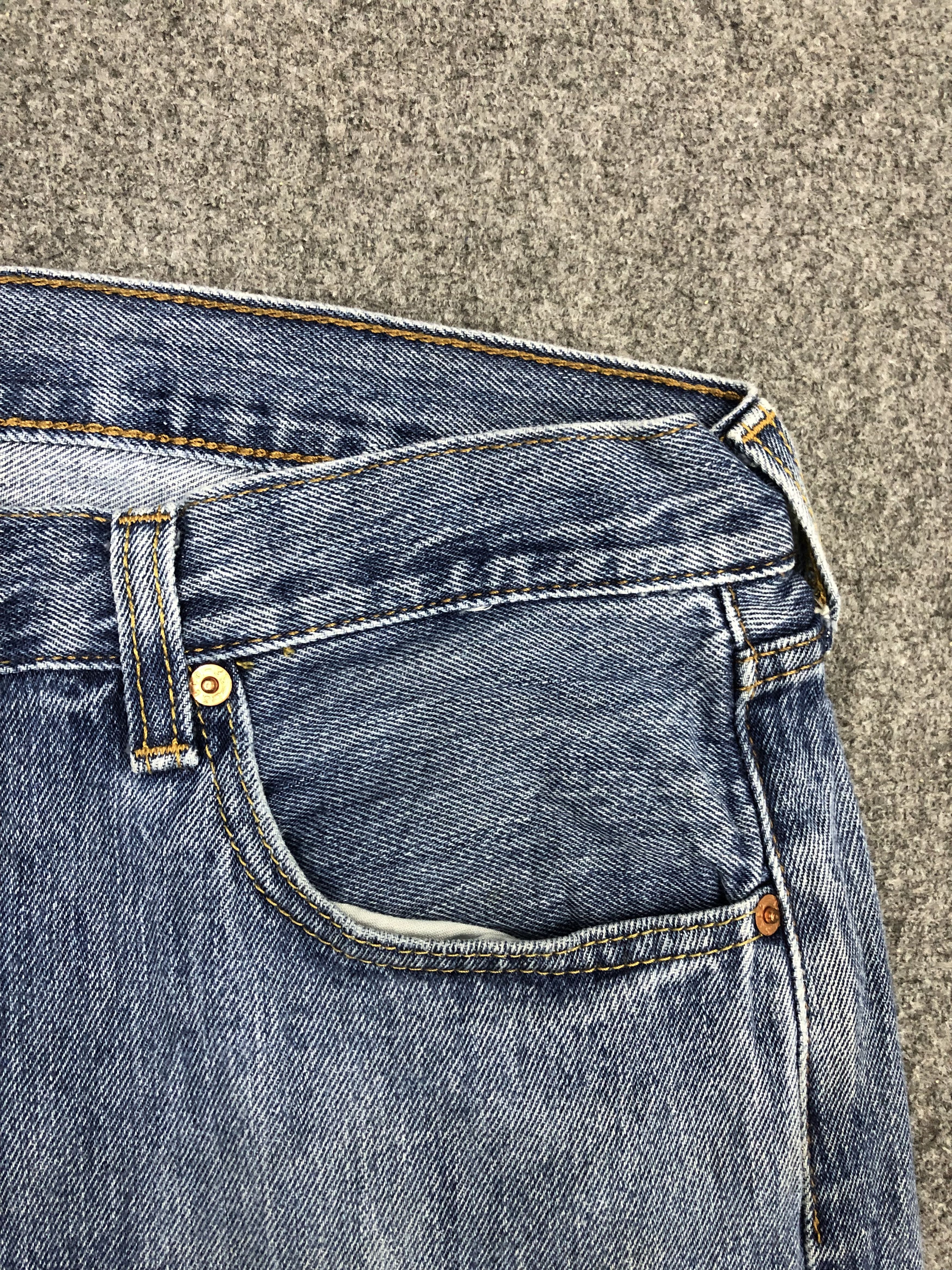 Vintage Levis 501 Faded Blue Jeans DP1240