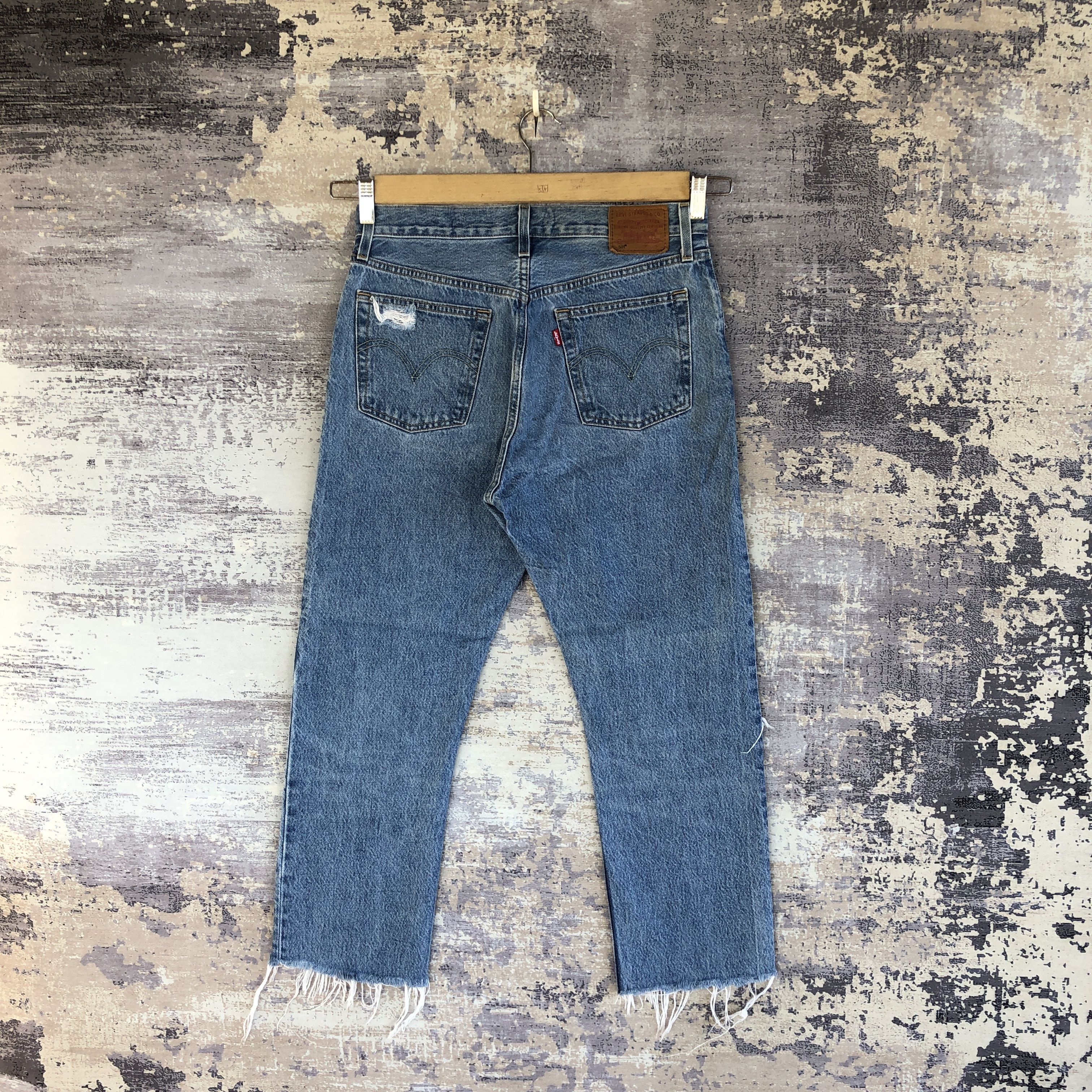 Levi's × Vintage Vintage Distressed Levis 501 Jeans Levi's Faded Blue Denim Size US 30 / EU 46 - 2 Thumbnail