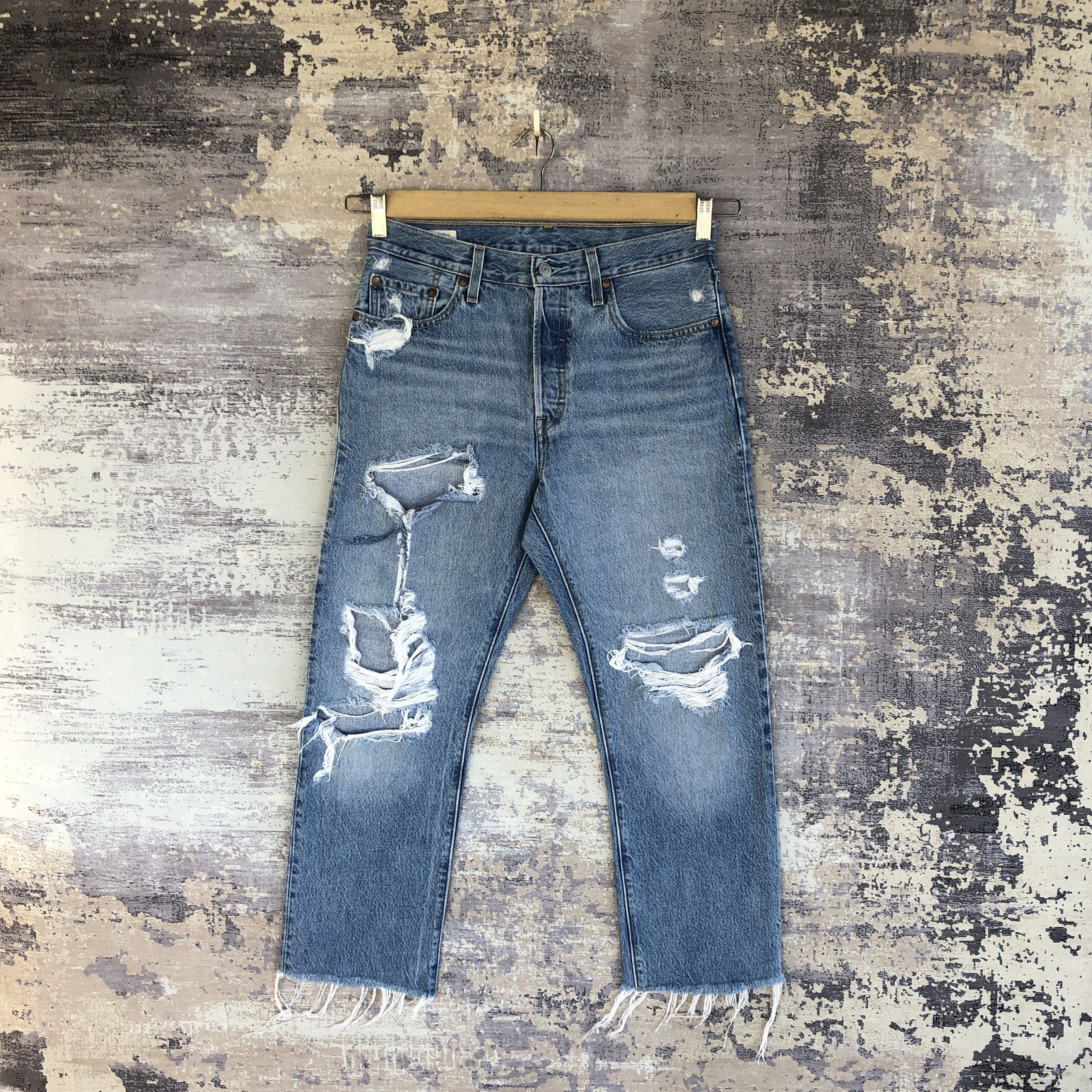 Levi's × Vintage Vintage Distressed Levis 501 Jeans Levi's Faded Blue Denim Size US 30 / EU 46 - 1 Thumbnail