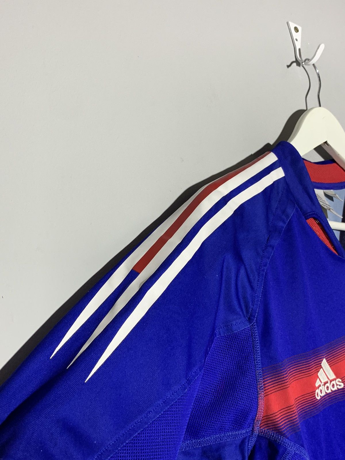 Adidas × Vintage France 2004 Adidas Vintage Y2k Streetwear Football Shirt Size US S / EU 44-46 / 1 - 3 Thumbnail