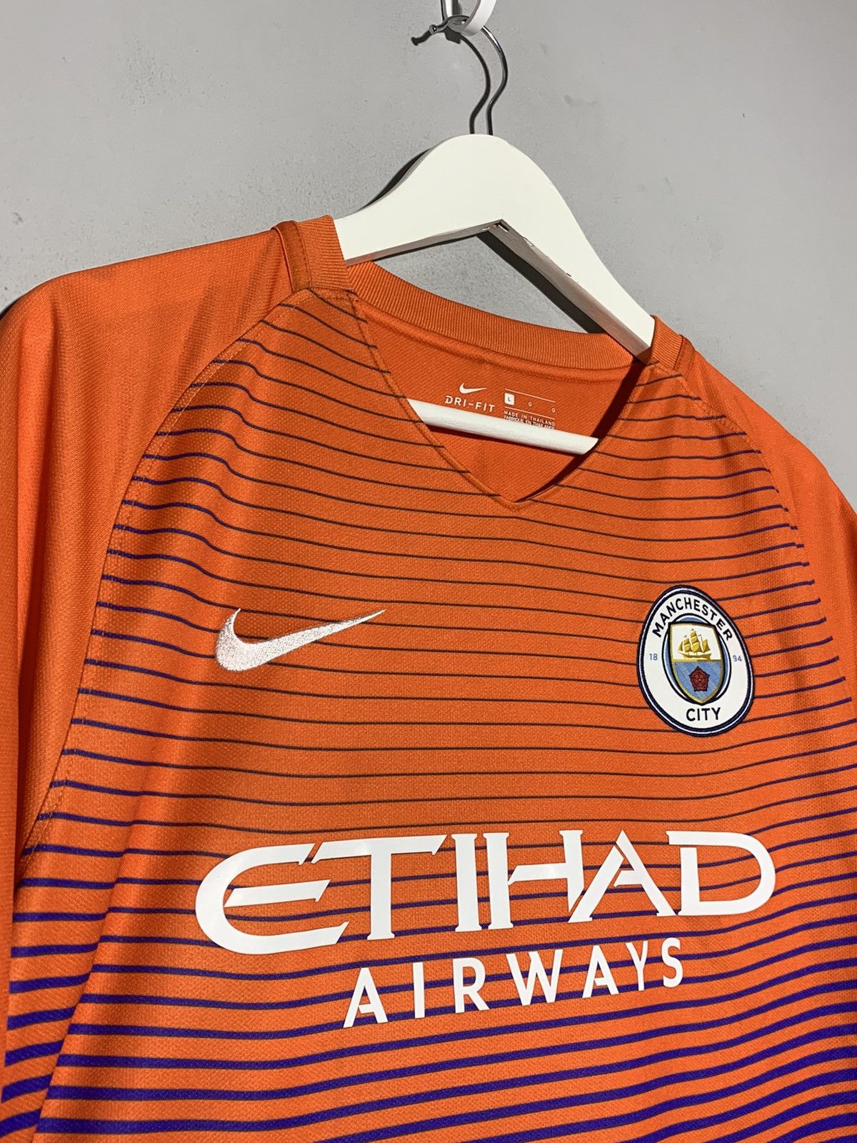 Nike Manchester City 2016/17 Y2k Streetwear Nike Football Shirt Size US L / EU 52-54 / 3 - 3 Thumbnail