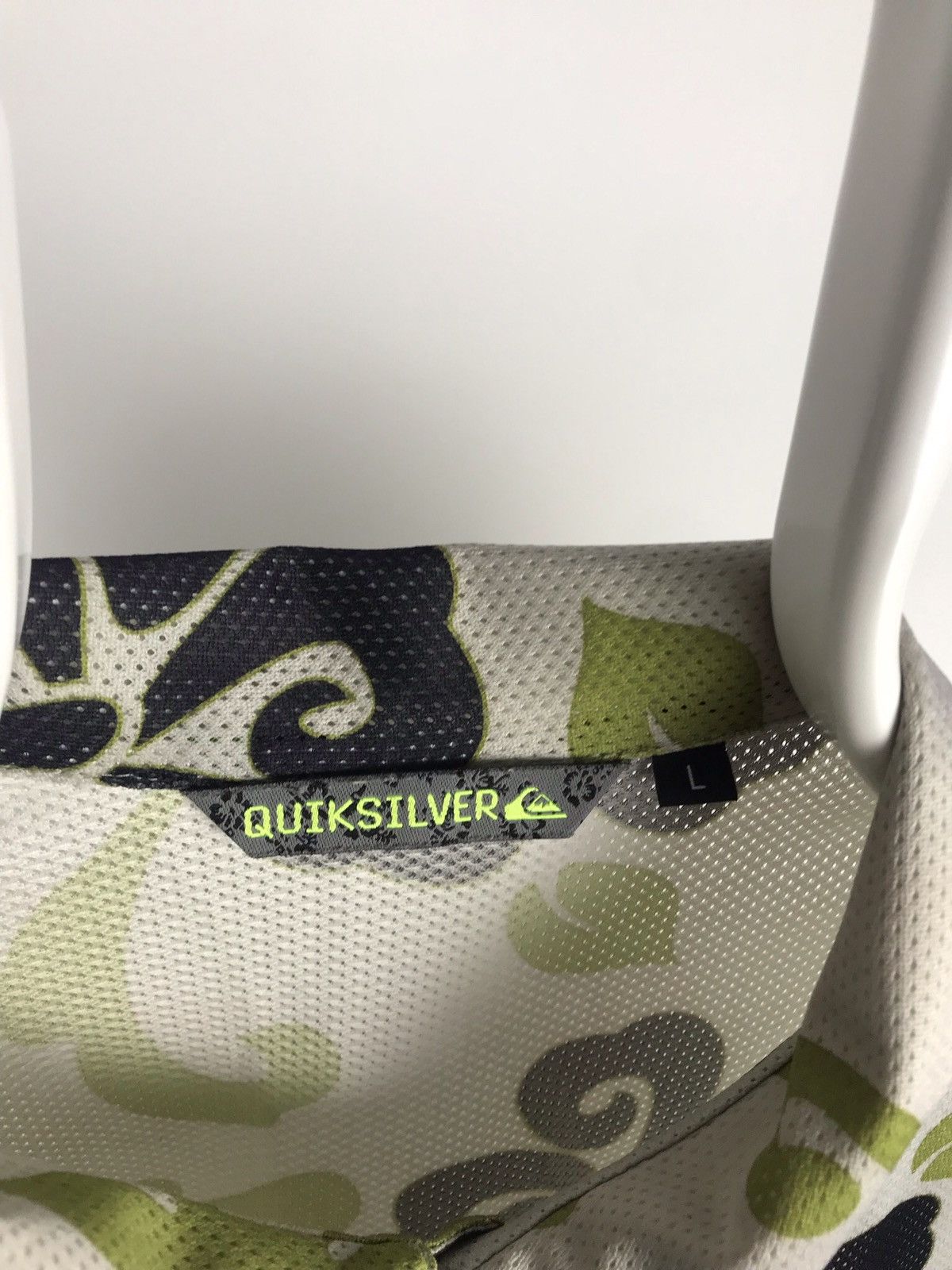 Quicksilver × Vintage Vintage Quiksilver Short Sleeve Shirt Surf Nature Print Size US L / EU 52-54 / 3 - 3 Thumbnail