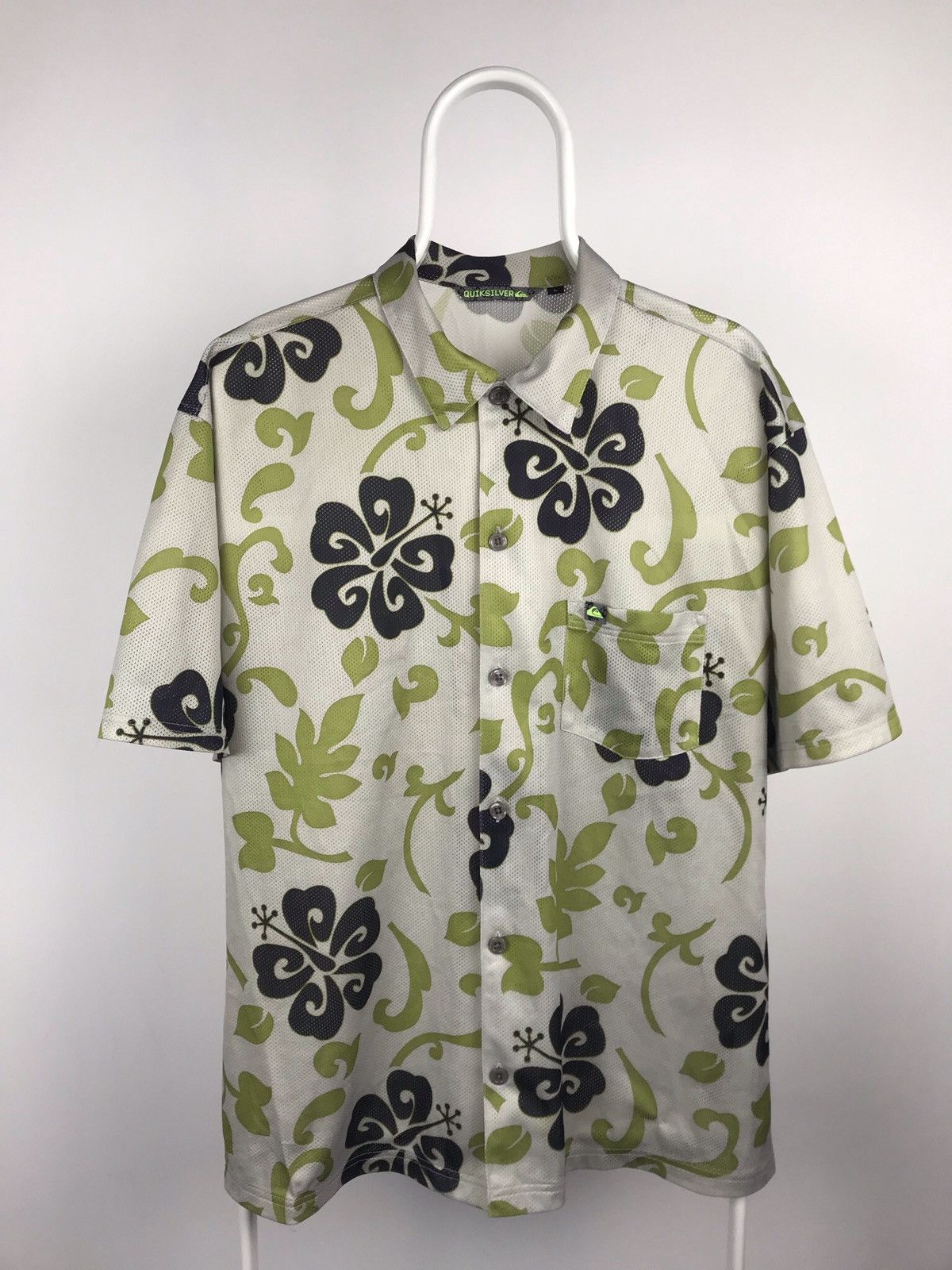 Quicksilver × Vintage Vintage Quiksilver Short Sleeve Shirt Surf Nature Print Size US L / EU 52-54 / 3 - 1 Thumbnail