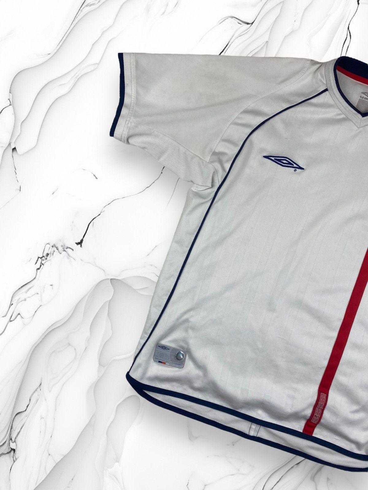 Umbro × Vintage Mens Vintage Umbro England Soccer Jersey T Shirt Size S Size US S / EU 44-46 / 1 - 2 Thumbnail