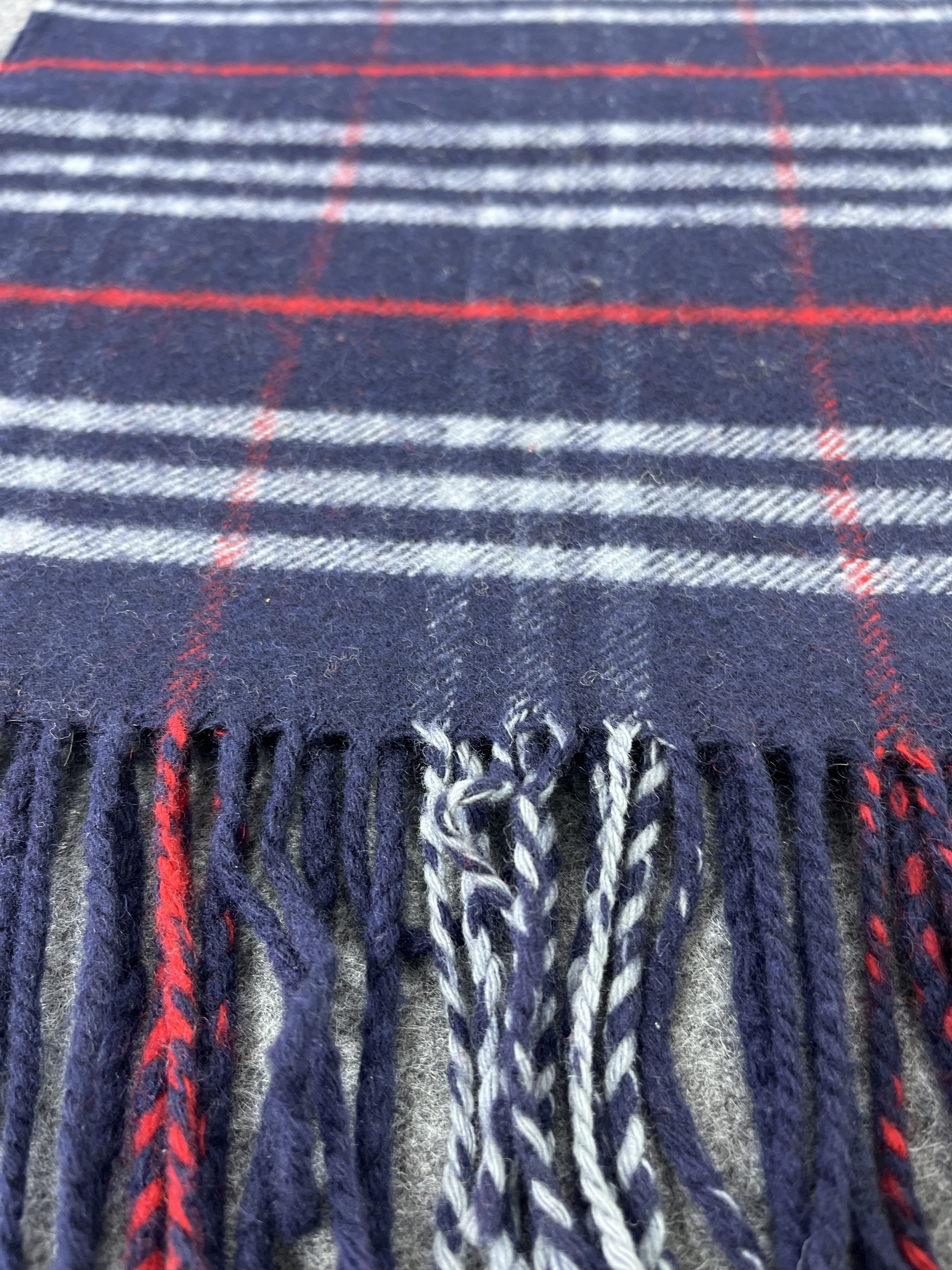 Burberry Burberry Scarf / Muffler / Neckwear - T011 Size ONE SIZE - 7 Thumbnail