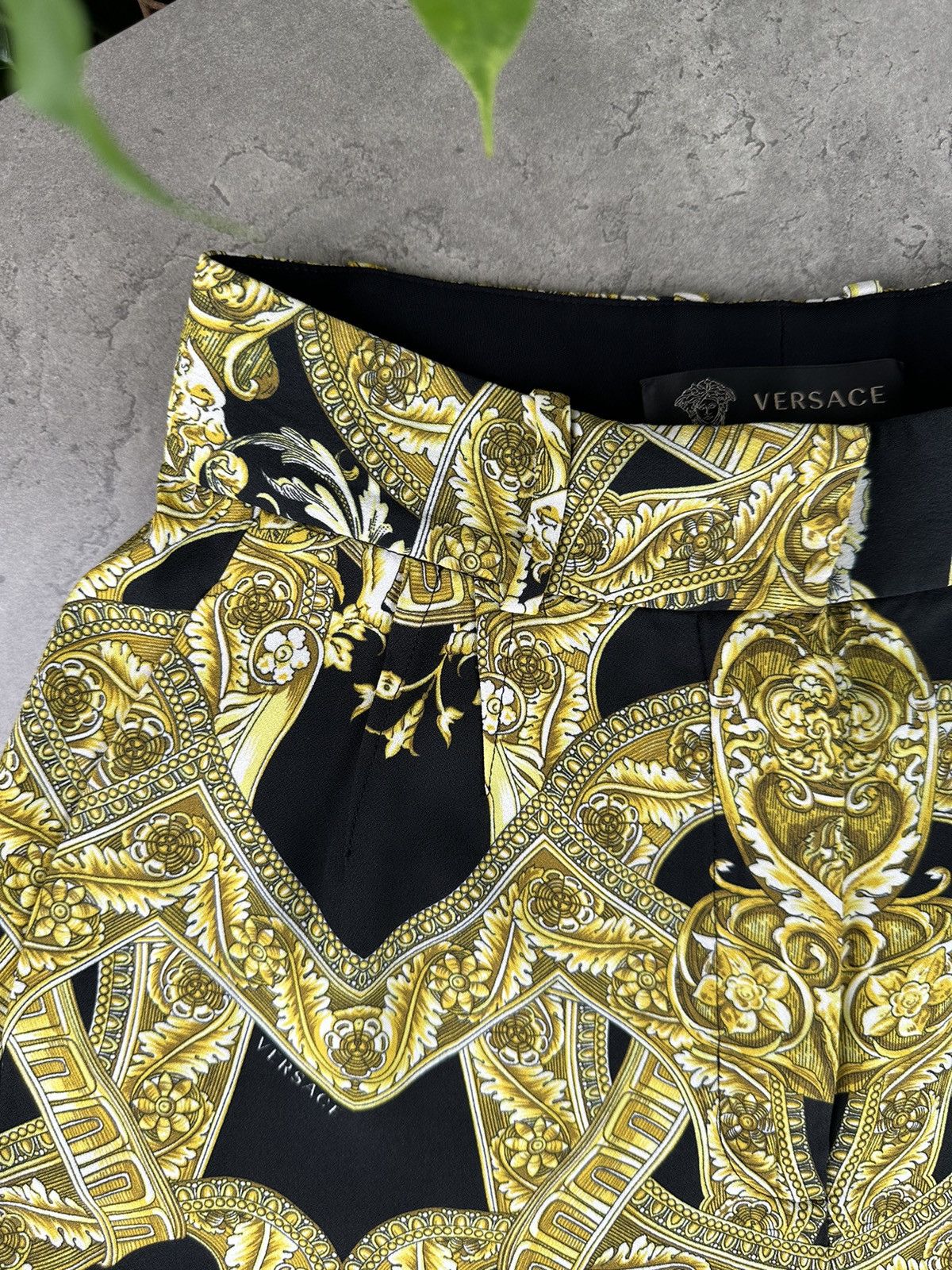 Versace Versace Women’s Shorts Size 28" / US 6 / IT 42 - 2 Thumbnail