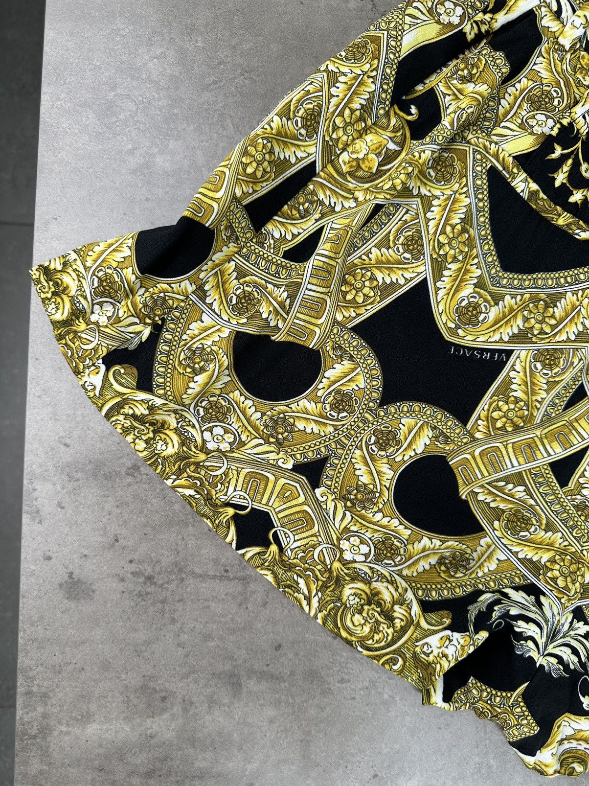 Versace Versace Women’s Shorts Size 28" / US 6 / IT 42 - 18 Thumbnail