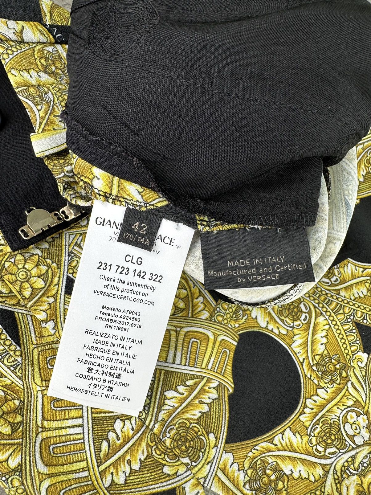 Versace Versace Women’s Shorts Size 28" / US 6 / IT 42 - 10 Thumbnail