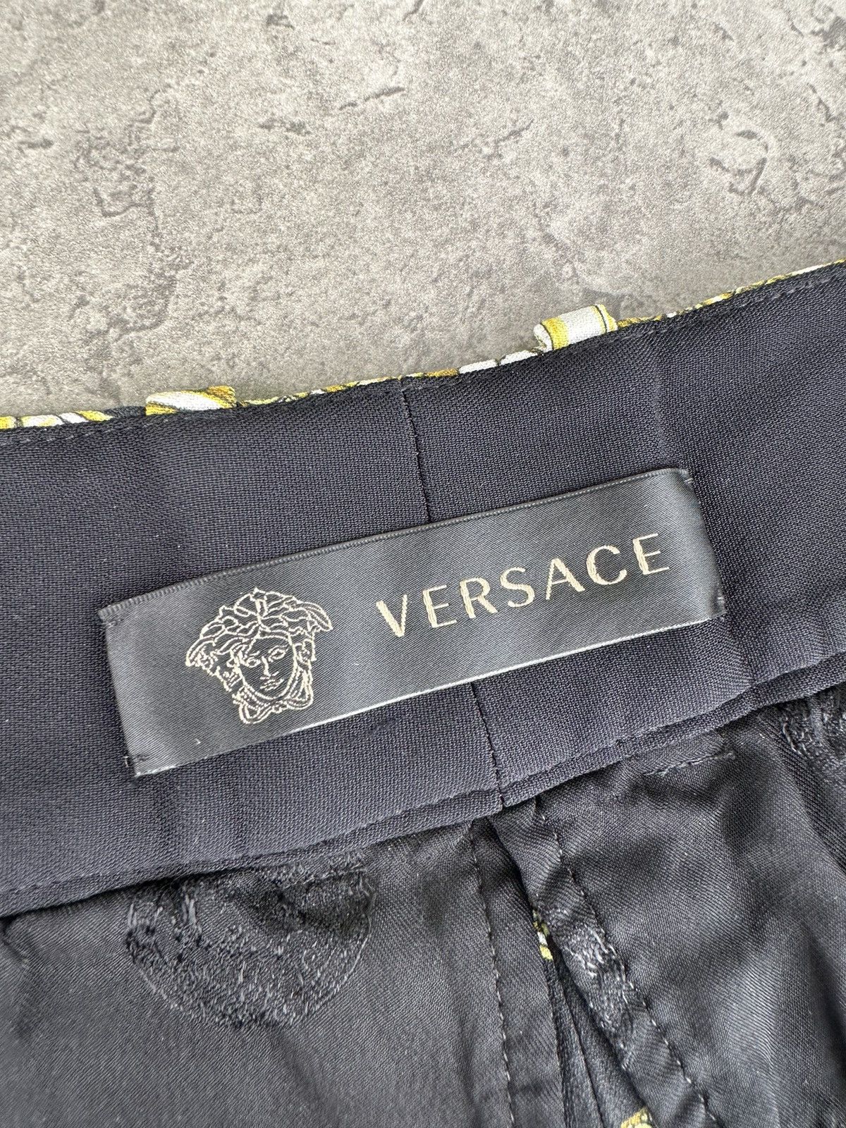 Versace Versace Women’s Shorts Size 28" / US 6 / IT 42 - 6 Thumbnail