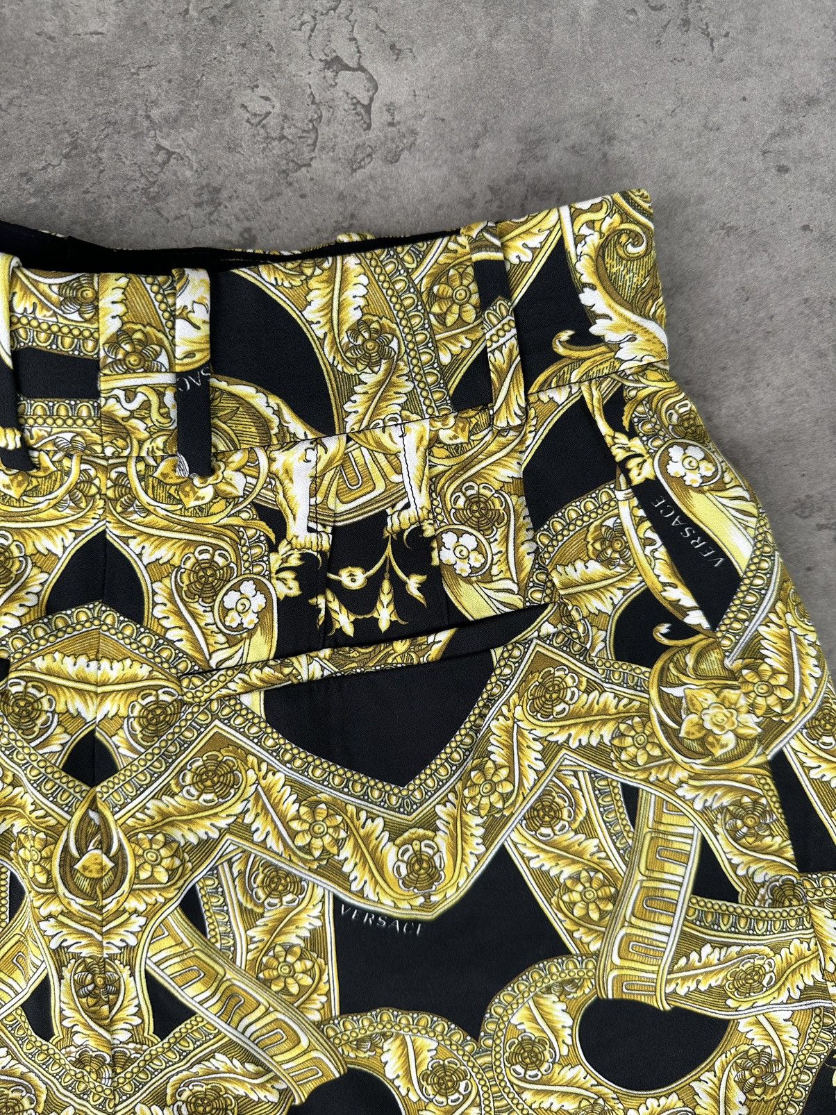 Versace Versace Women’s Shorts Size 28" / US 6 / IT 42 - 17 Thumbnail