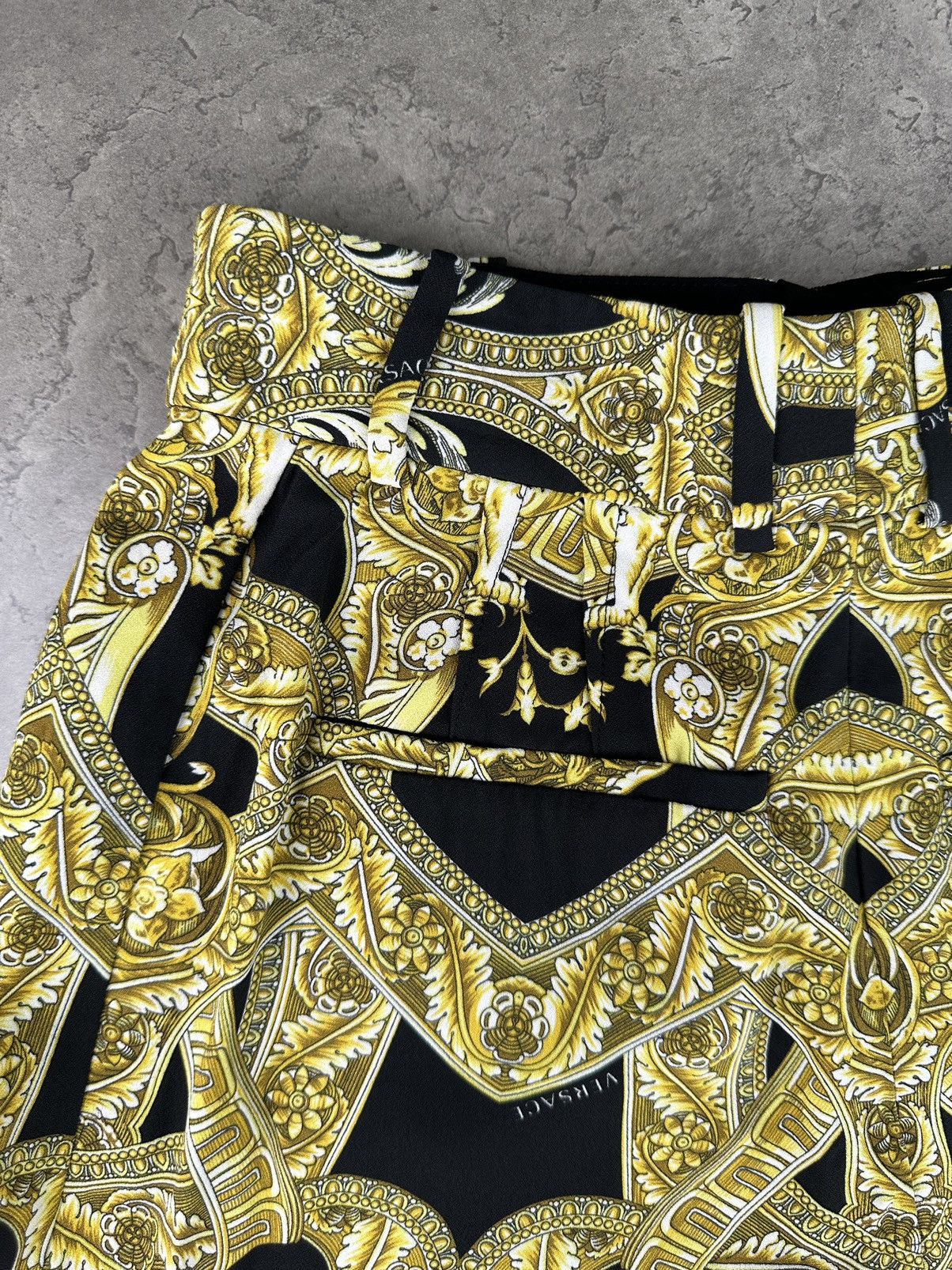 Versace Versace Women’s Shorts Size 28" / US 6 / IT 42 - 16 Thumbnail
