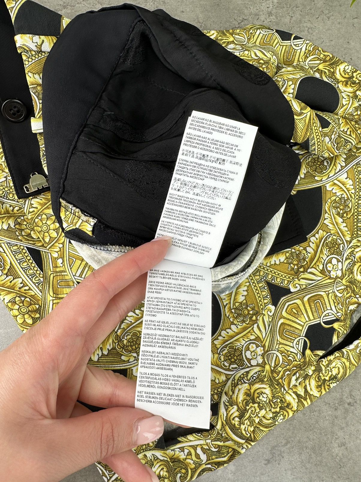 Versace Versace Women’s Shorts Size 28" / US 6 / IT 42 - 13 Thumbnail