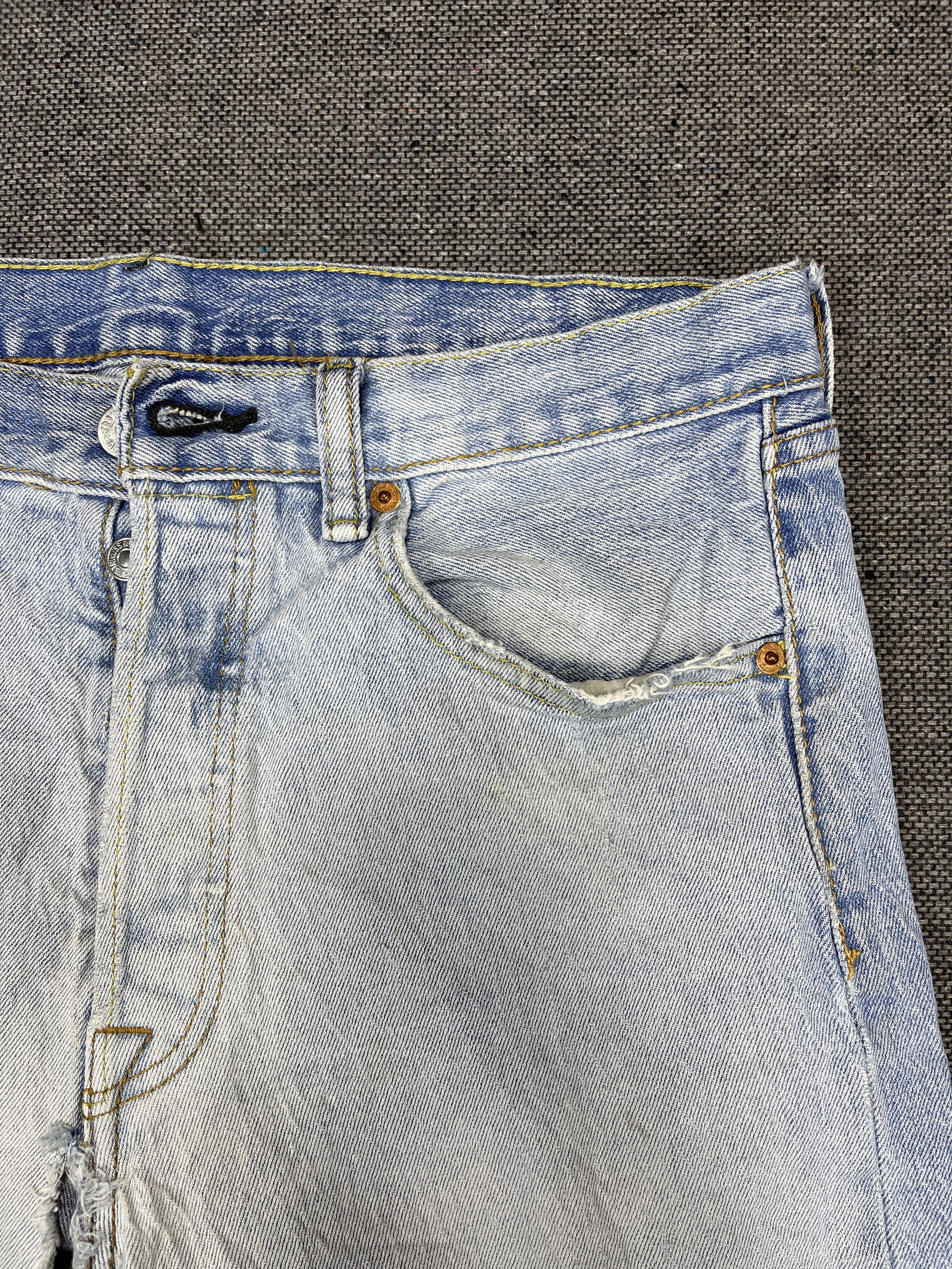Levi's × Vintage Vintage Levis 501 Light Wash Jeans 33 x 33 - J201 Size US 33 - 9 Thumbnail